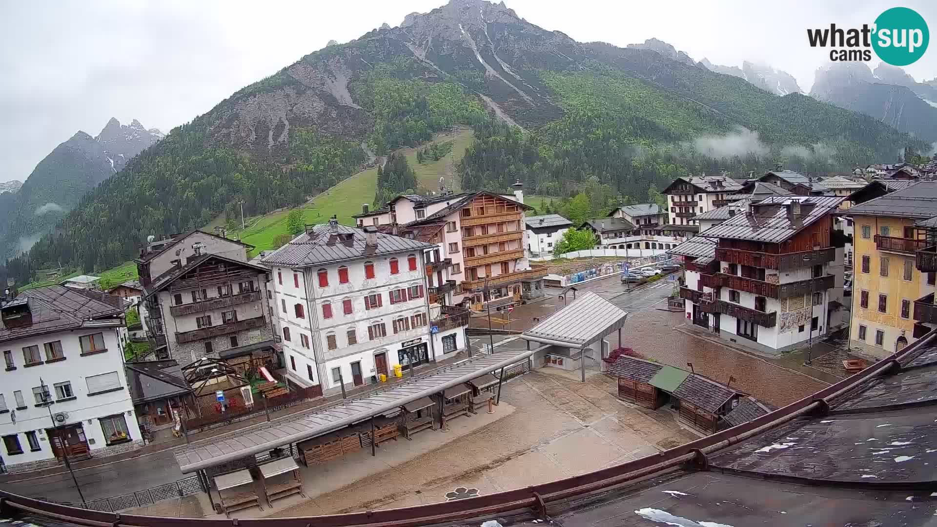Plaza principal de Forni di Sopra