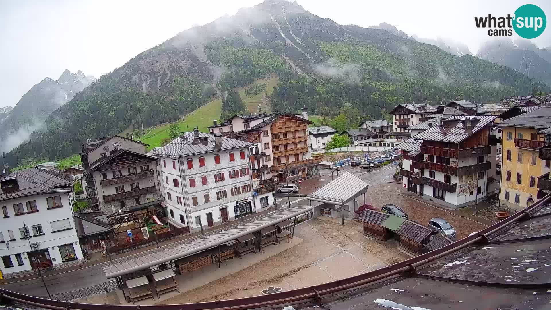 Plaza principal de Forni di Sopra