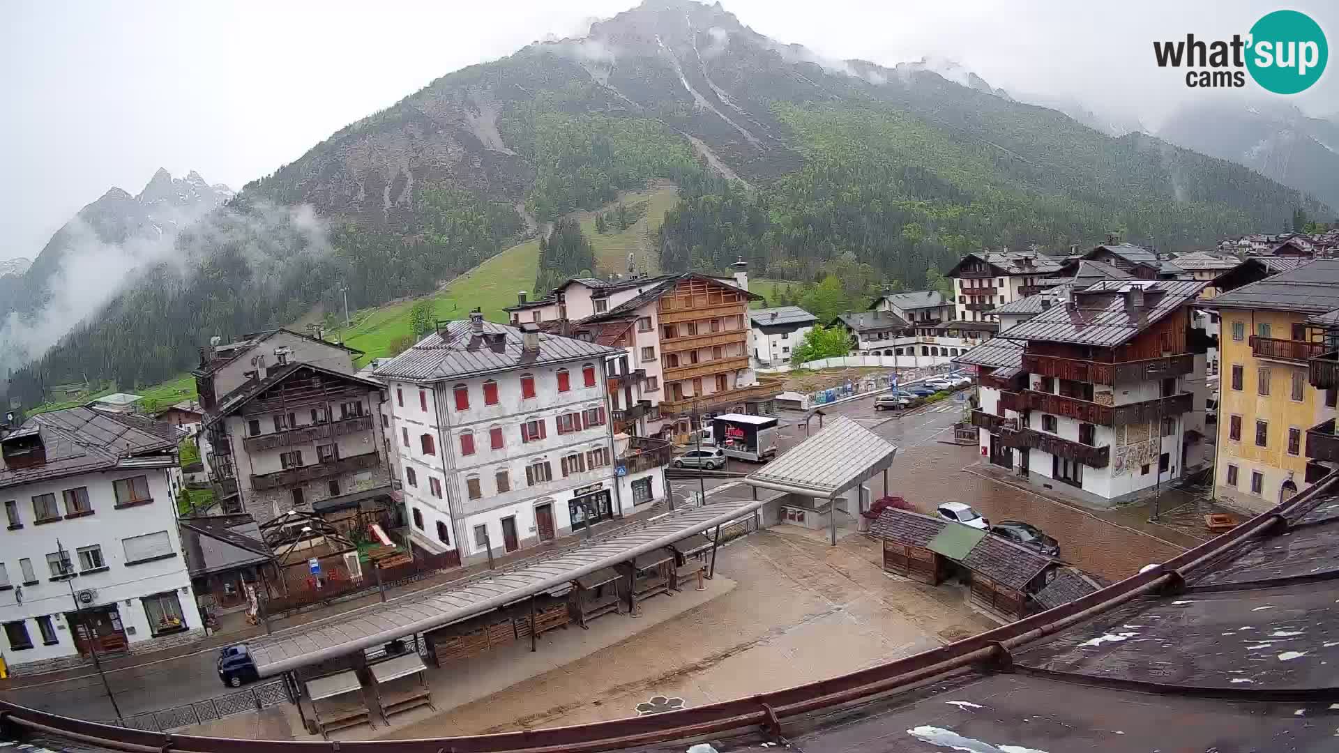 Piazza centrale di Forni di Sopra