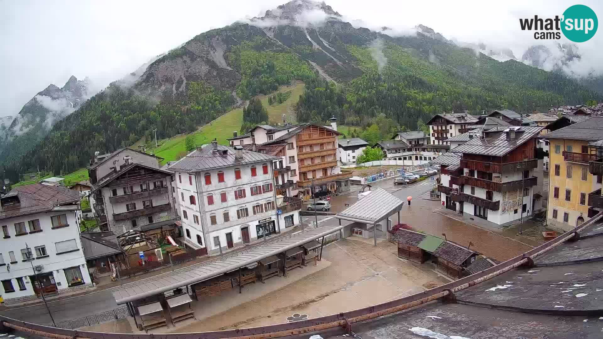 Plaza principal de Forni di Sopra
