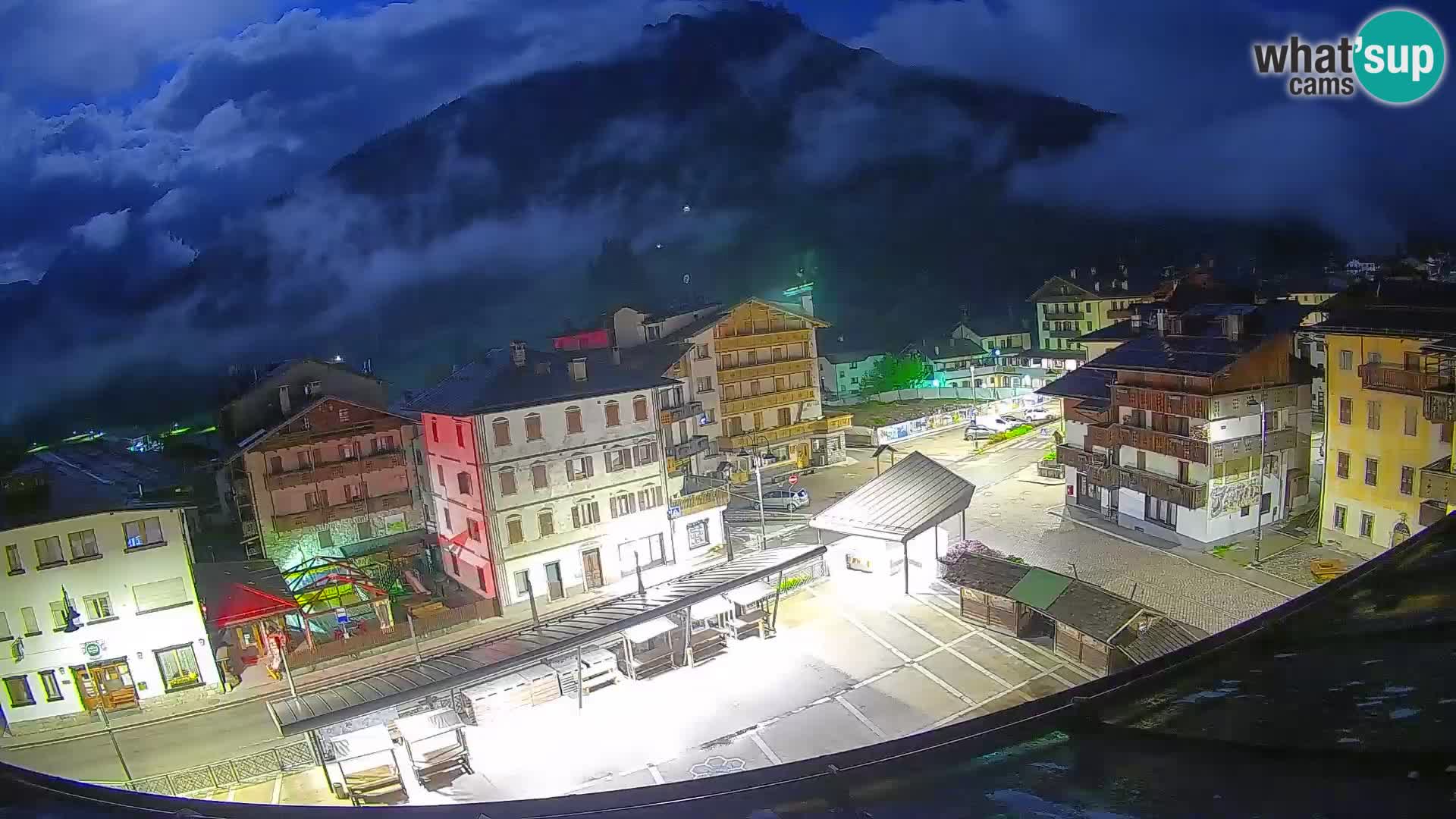 Hauptplatz von Forni di Sopra