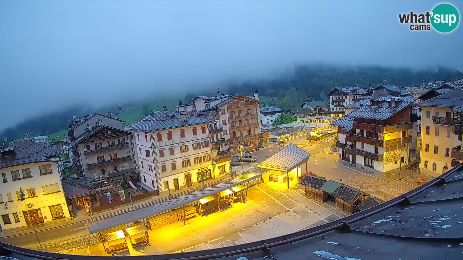 Plaza principal de Forni di Sopra