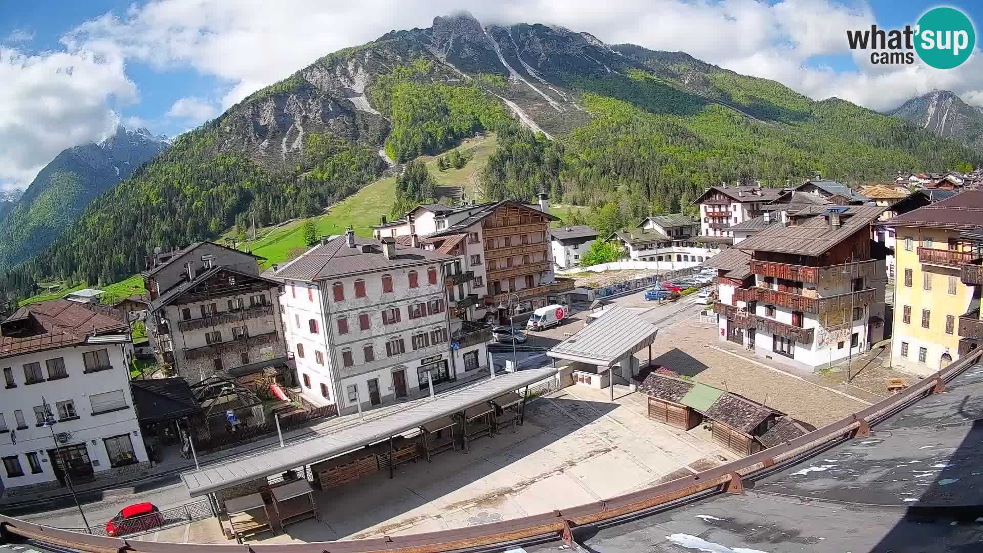 Hauptplatz von Forni di Sopra
