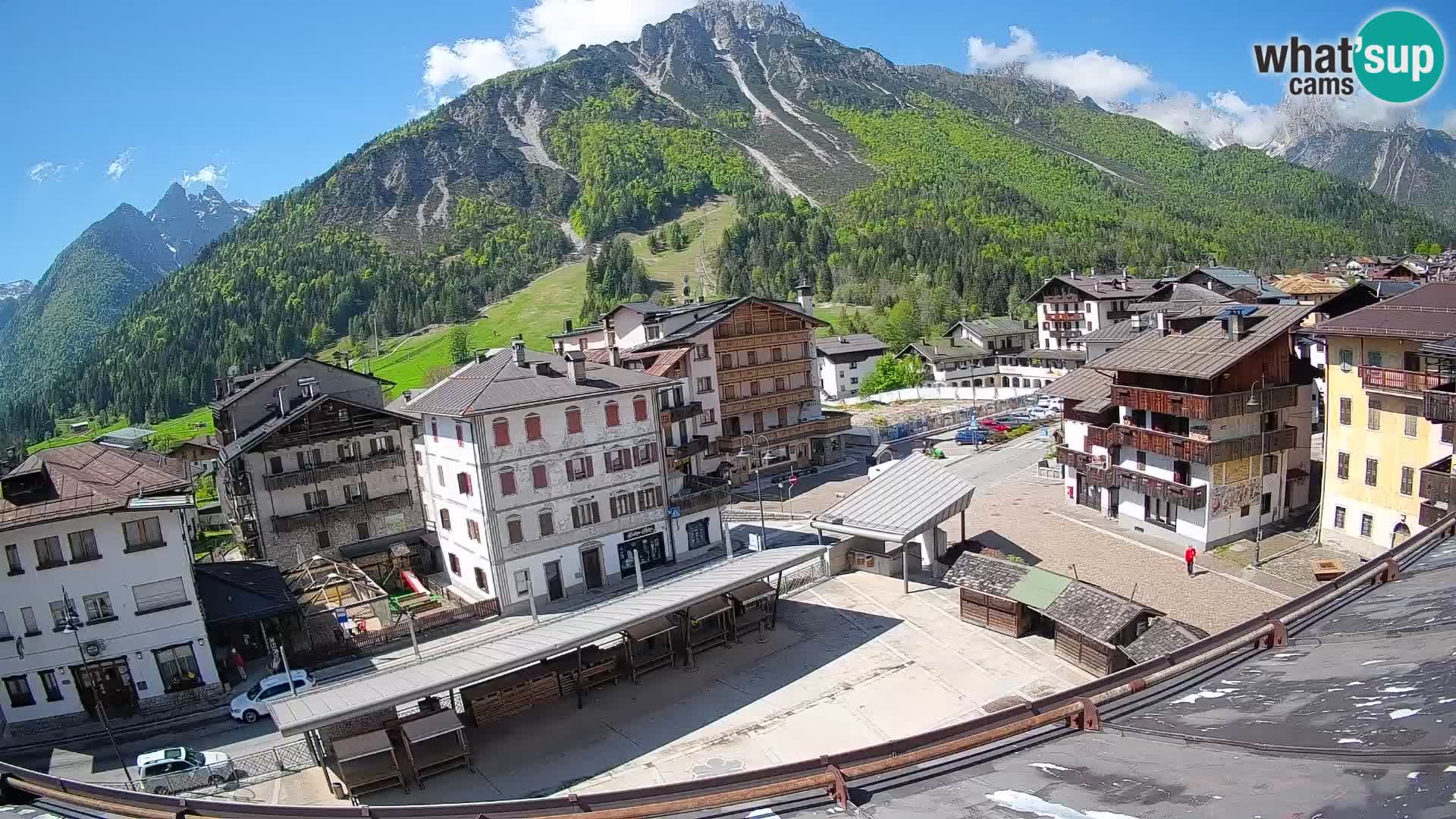 Hauptplatz von Forni di Sopra