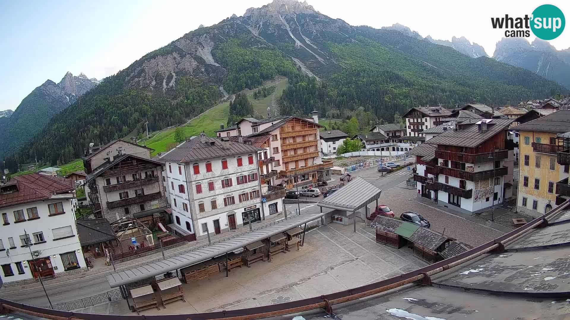 Piazza centrale di Forni di Sopra