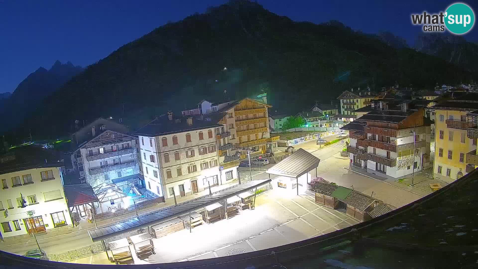 Plaza principal de Forni di Sopra