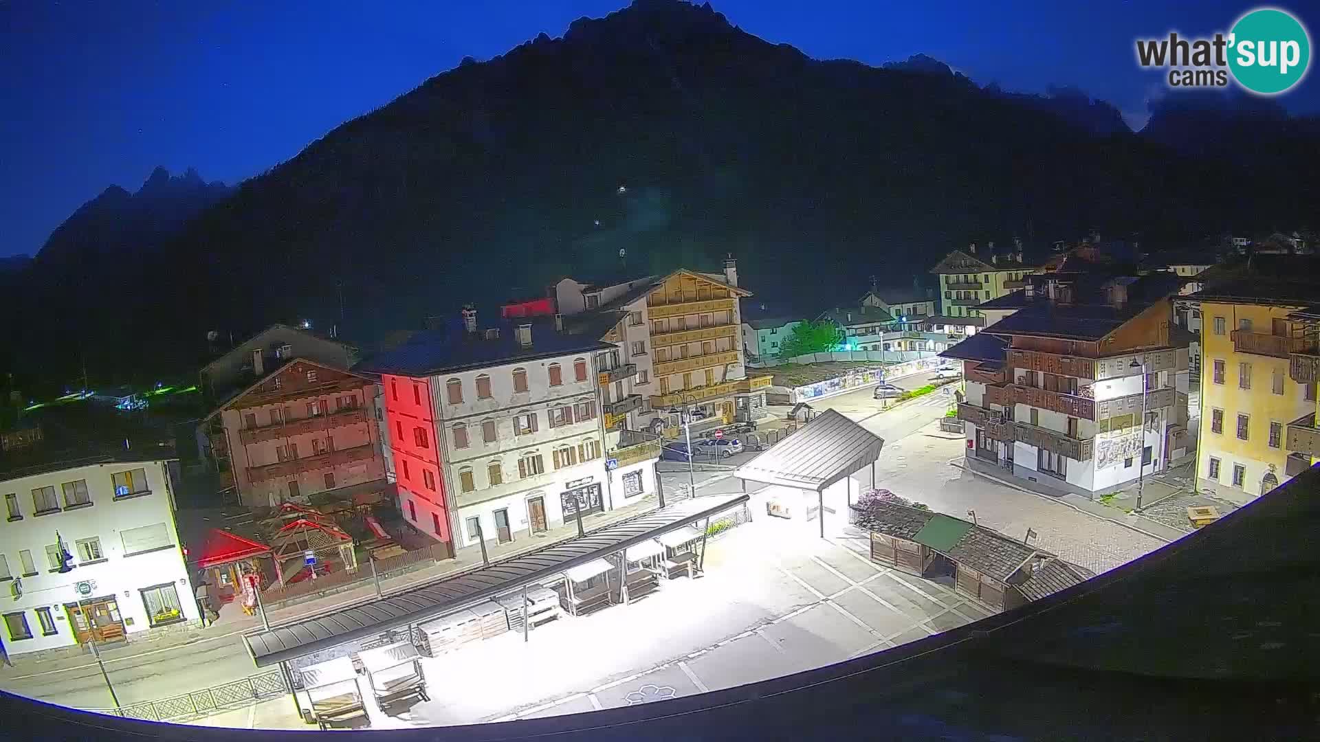 Piazza centrale di Forni di Sopra