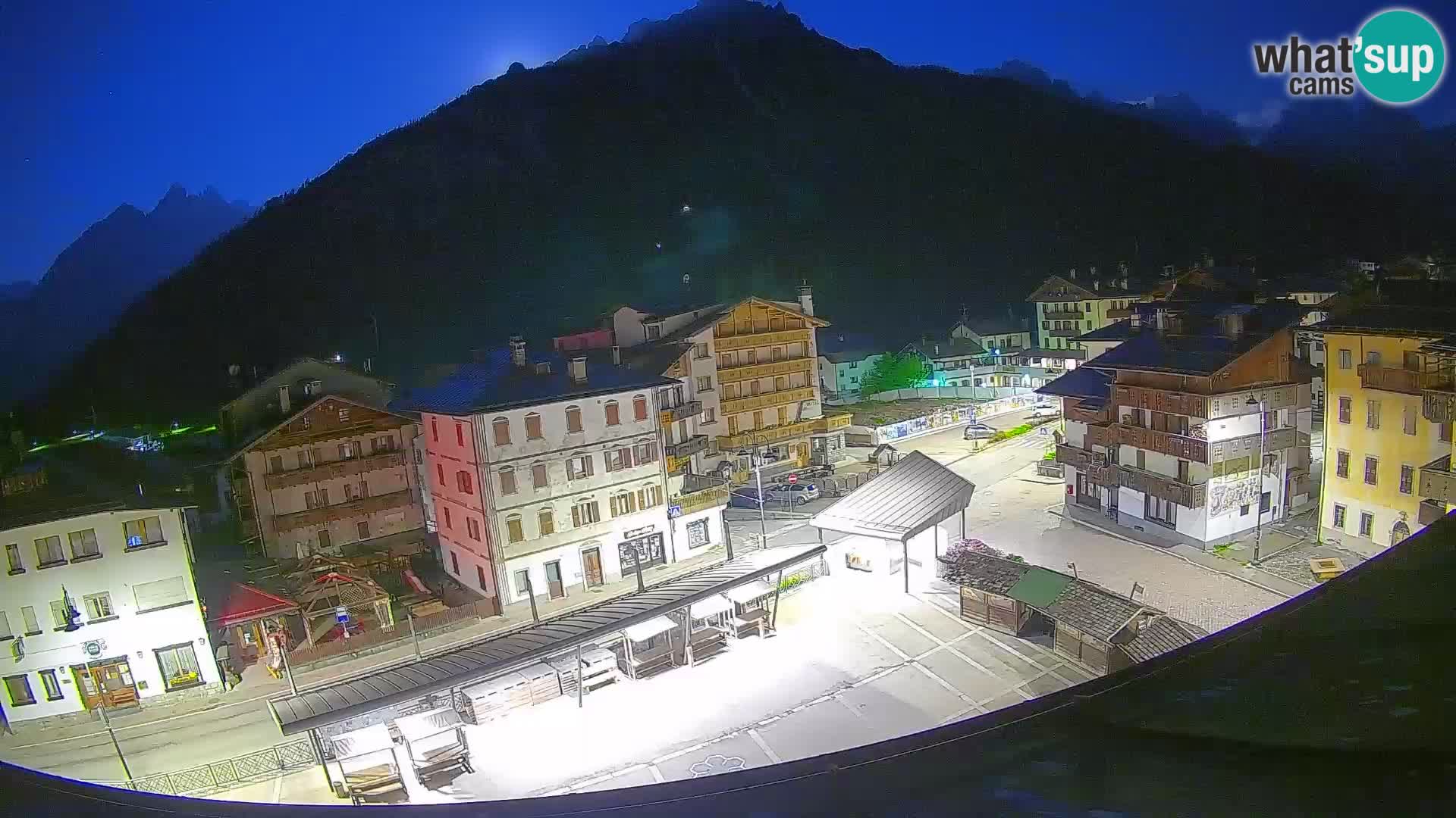 Plaza principal de Forni di Sopra