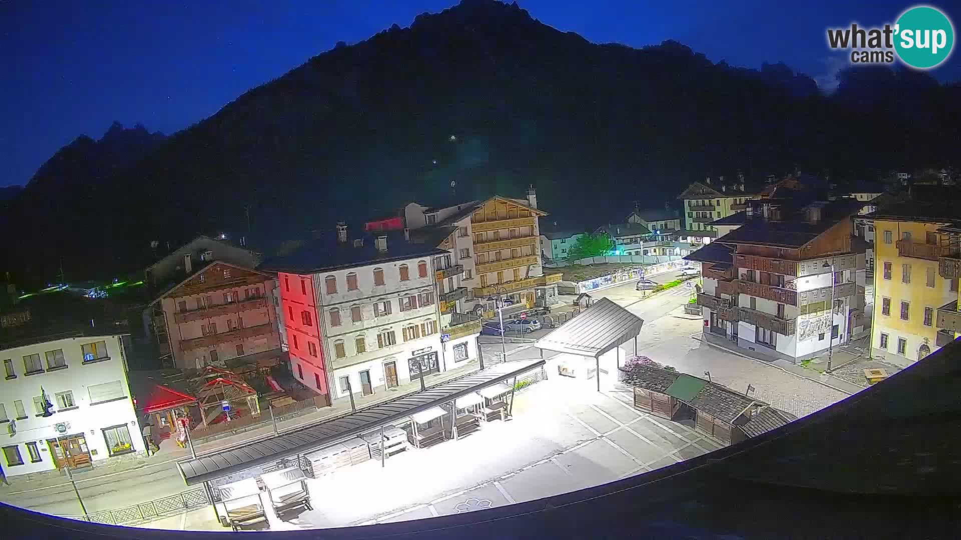 Piazza centrale di Forni di Sopra
