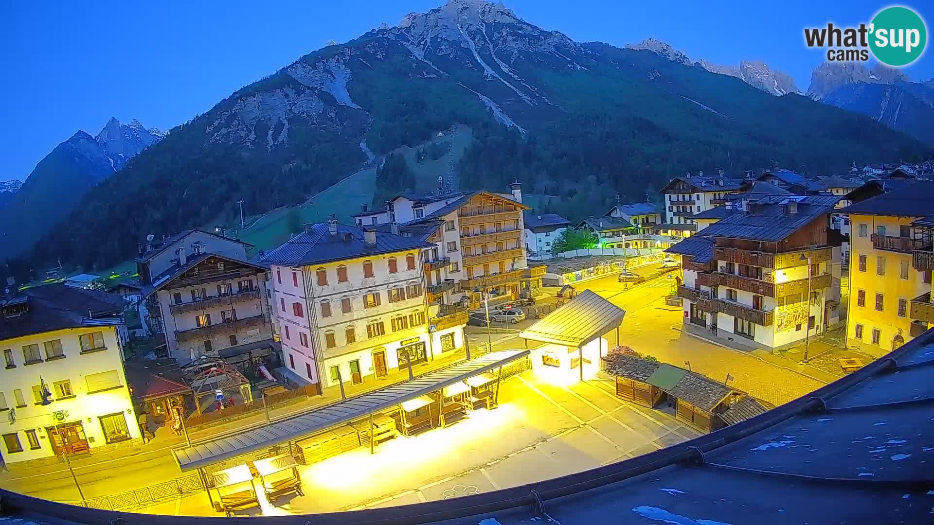 Piazza centrale di Forni di Sopra