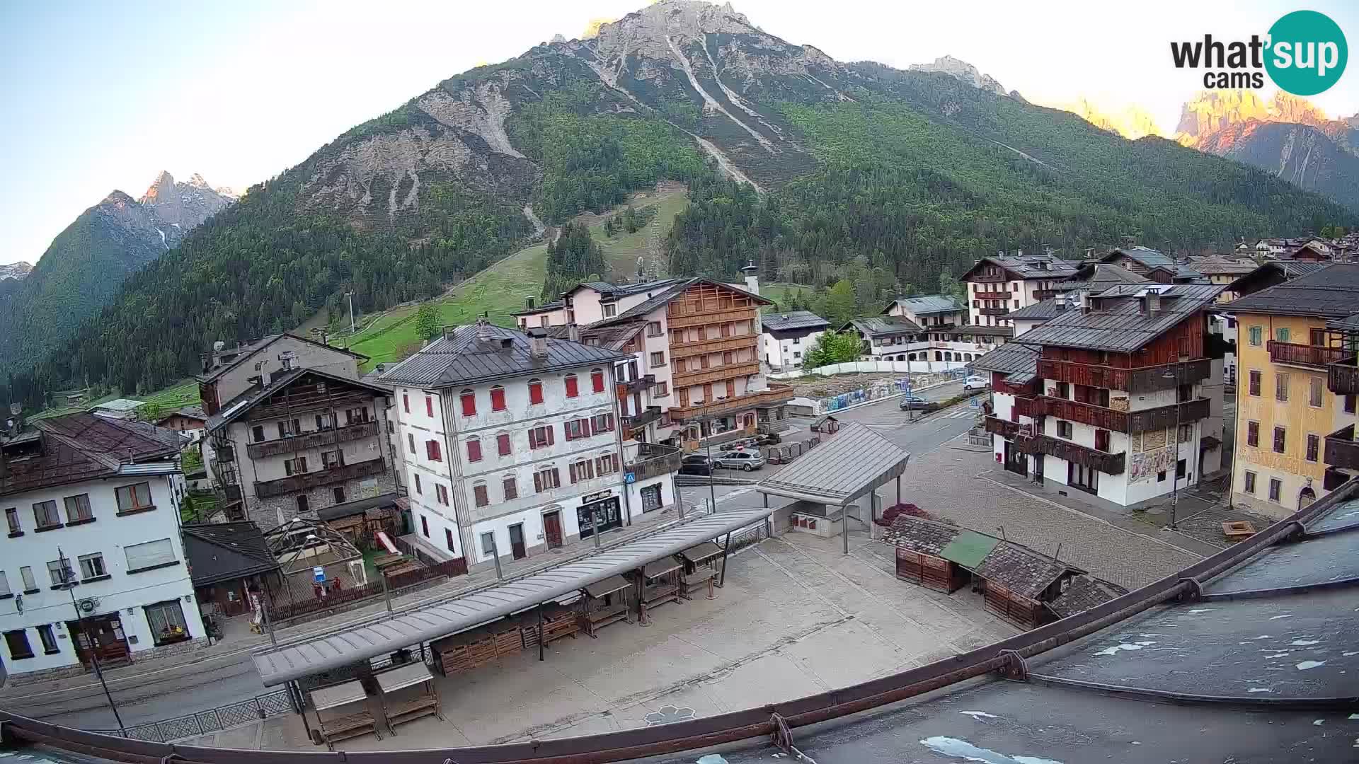 Plaza principal de Forni di Sopra