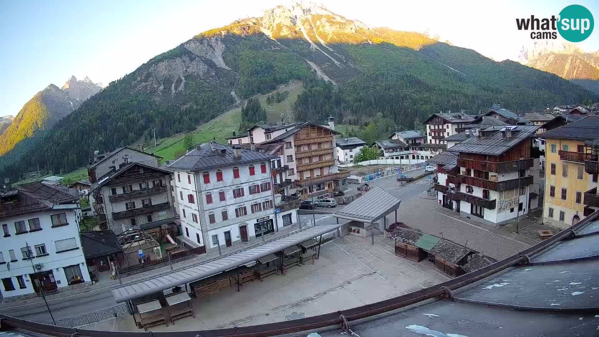 Piazza centrale di Forni di Sopra