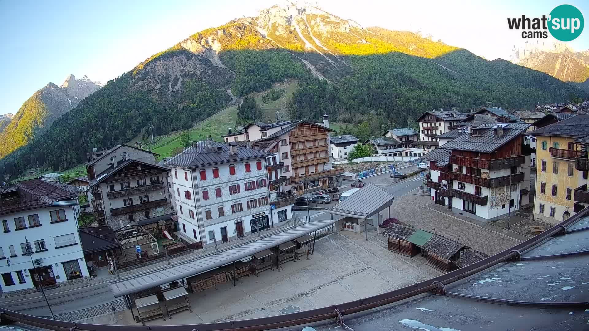 Plaza principal de Forni di Sopra