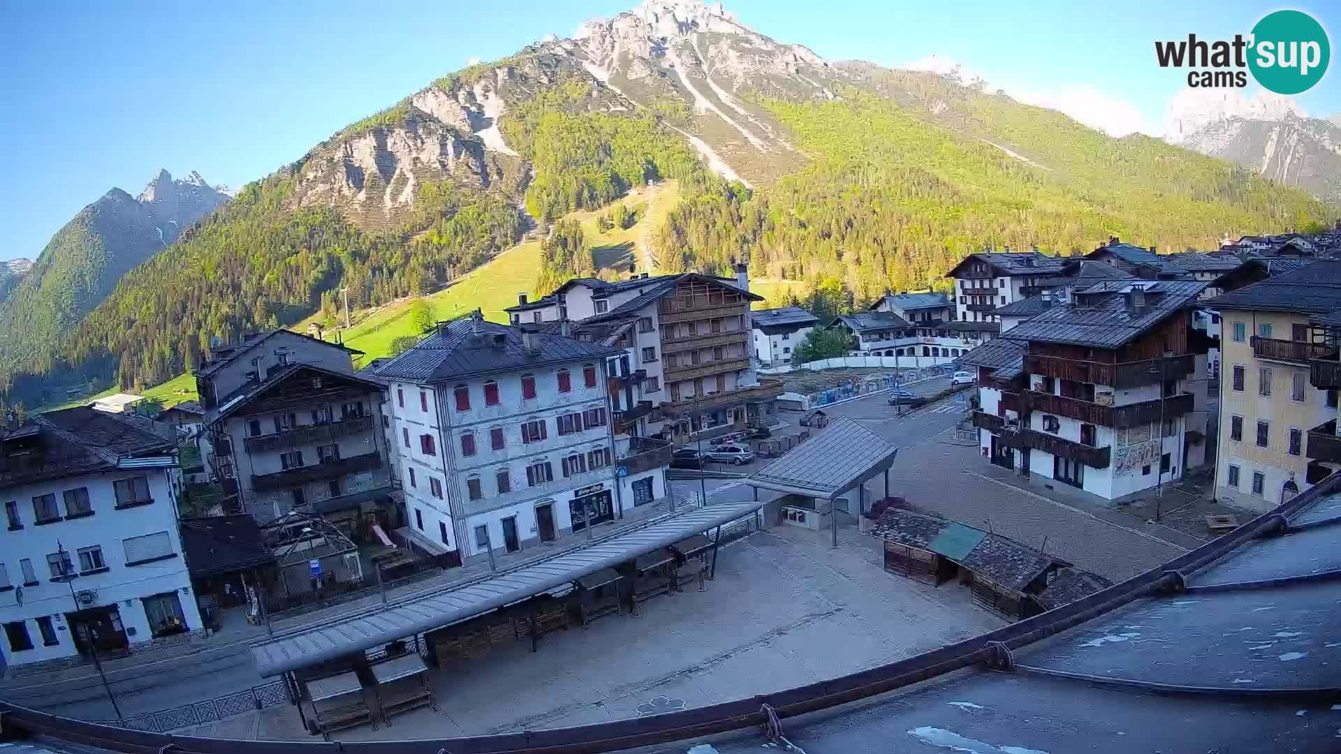 Piazza centrale di Forni di Sopra
