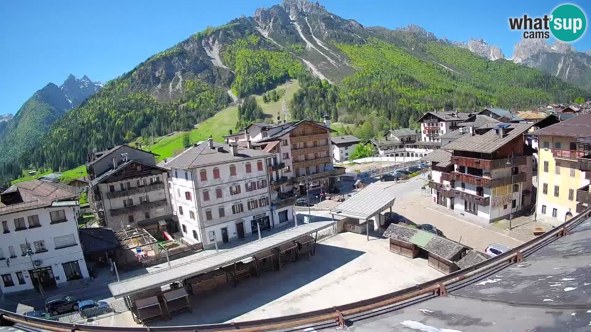 Plaza principal de Forni di Sopra