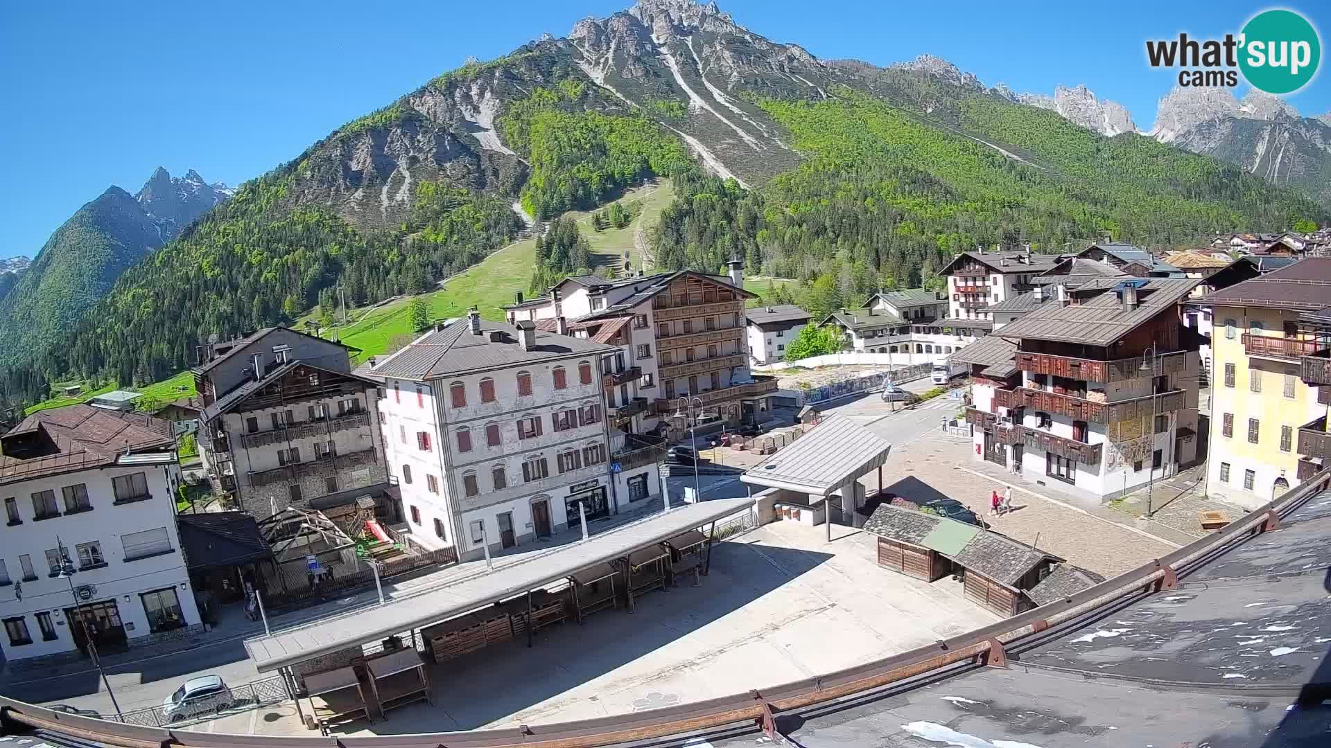 Plaza principal de Forni di Sopra