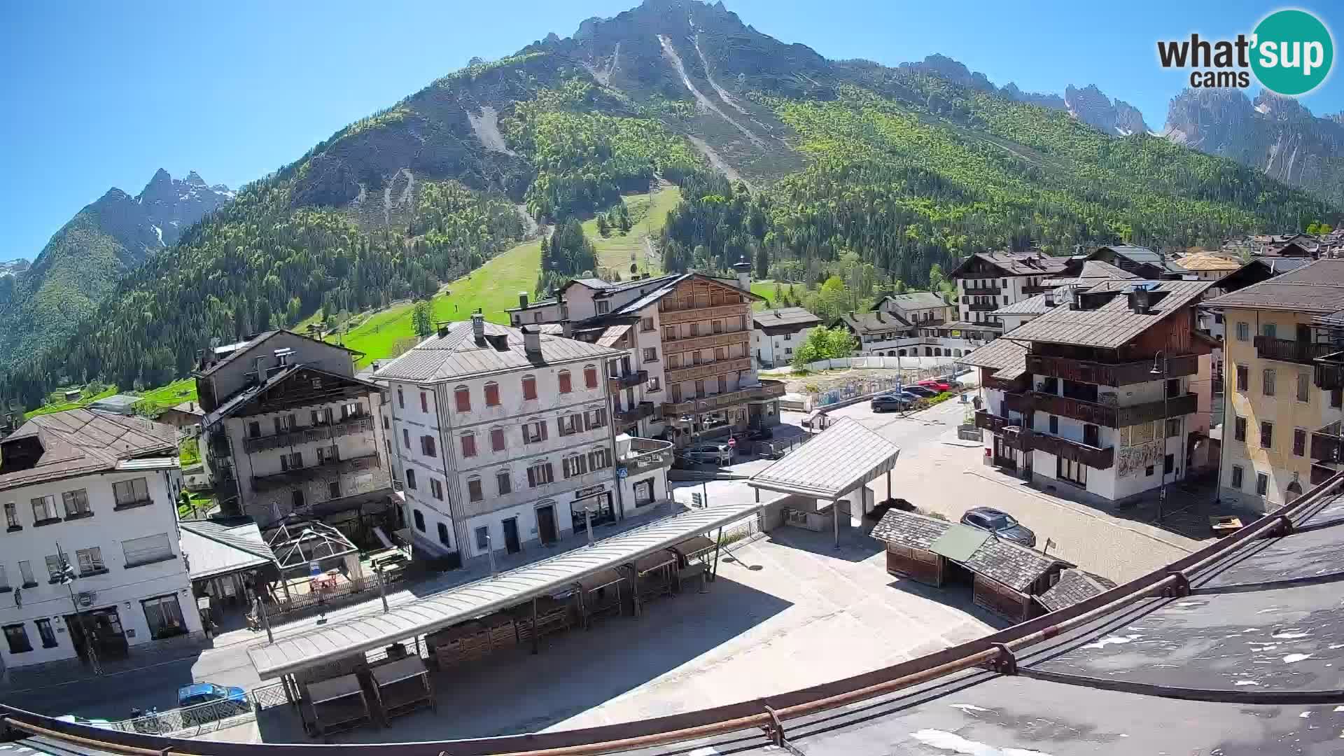 Plaza principal de Forni di Sopra
