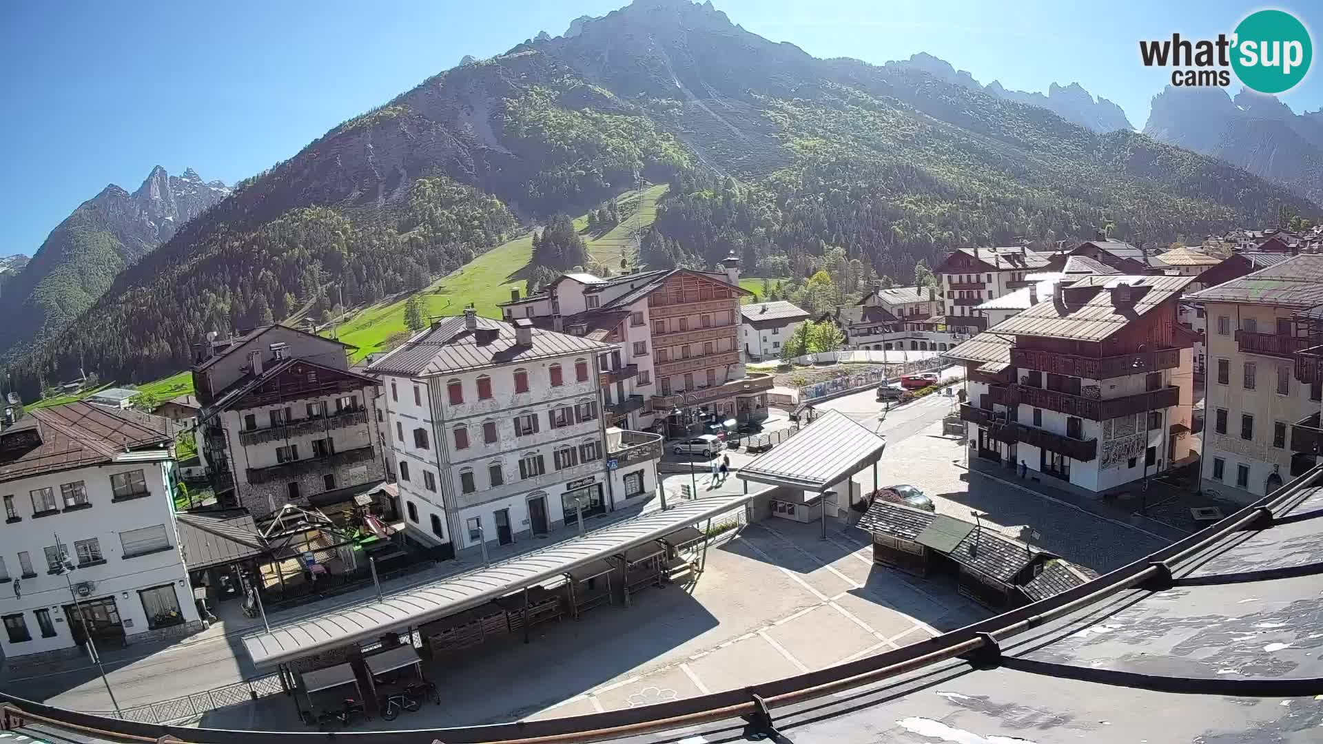 Piazza centrale di Forni di Sopra