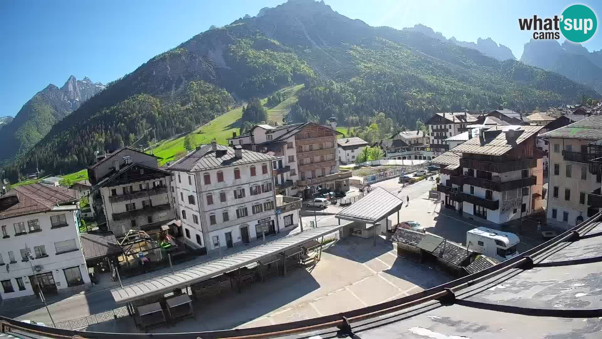 Plaza principal de Forni di Sopra