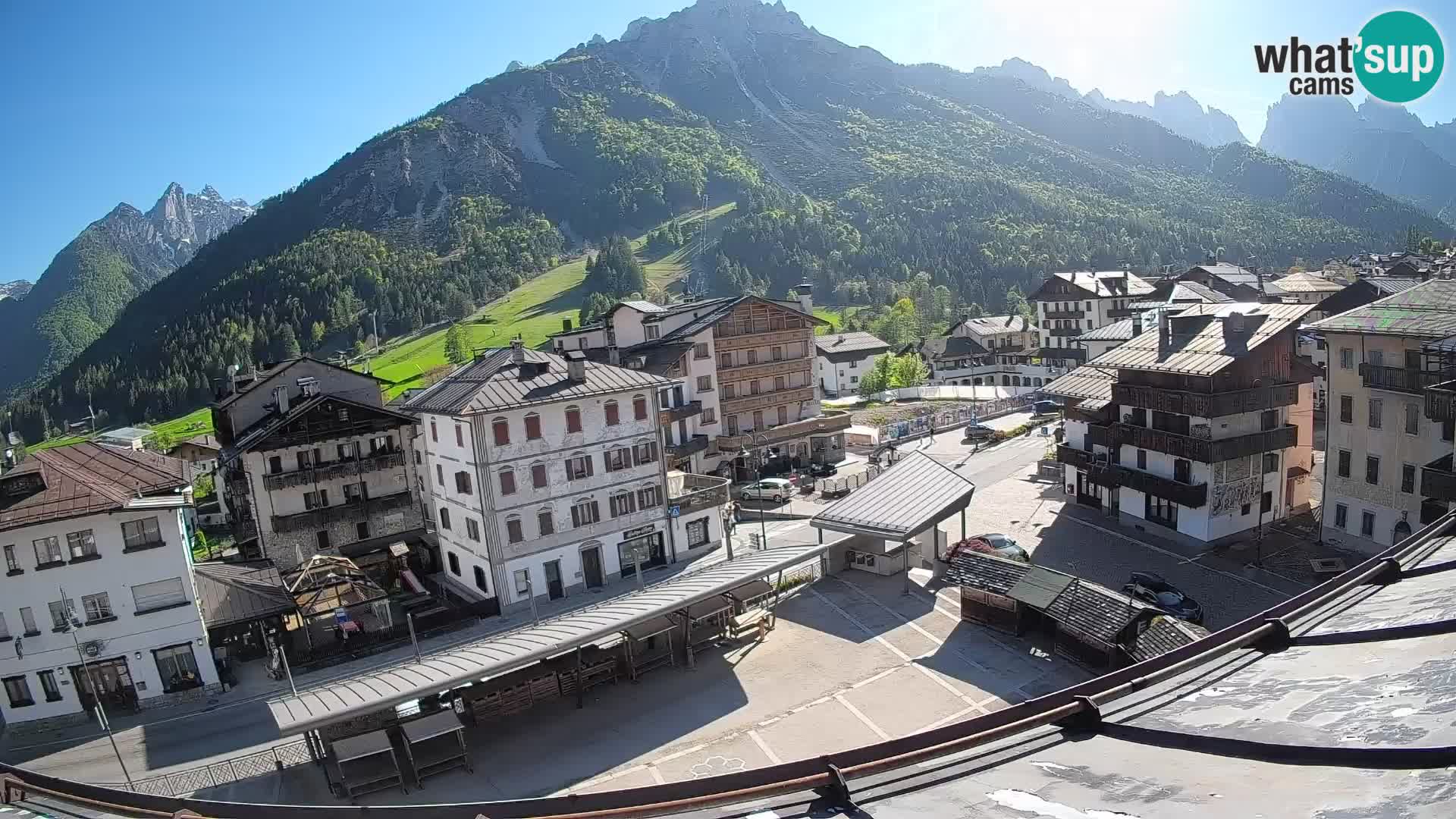 Piazza centrale di Forni di Sopra