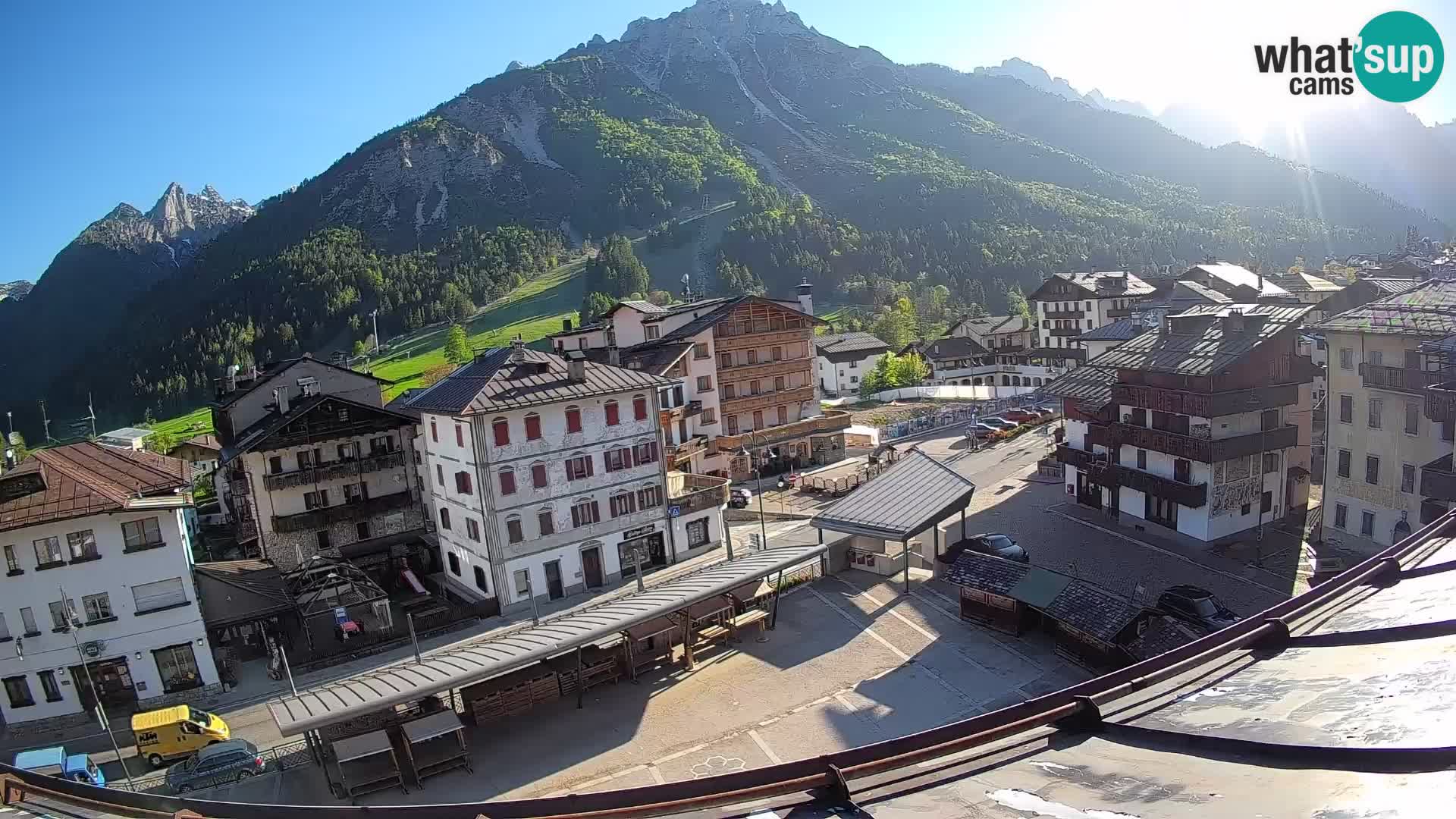 Piazza centrale di Forni di Sopra