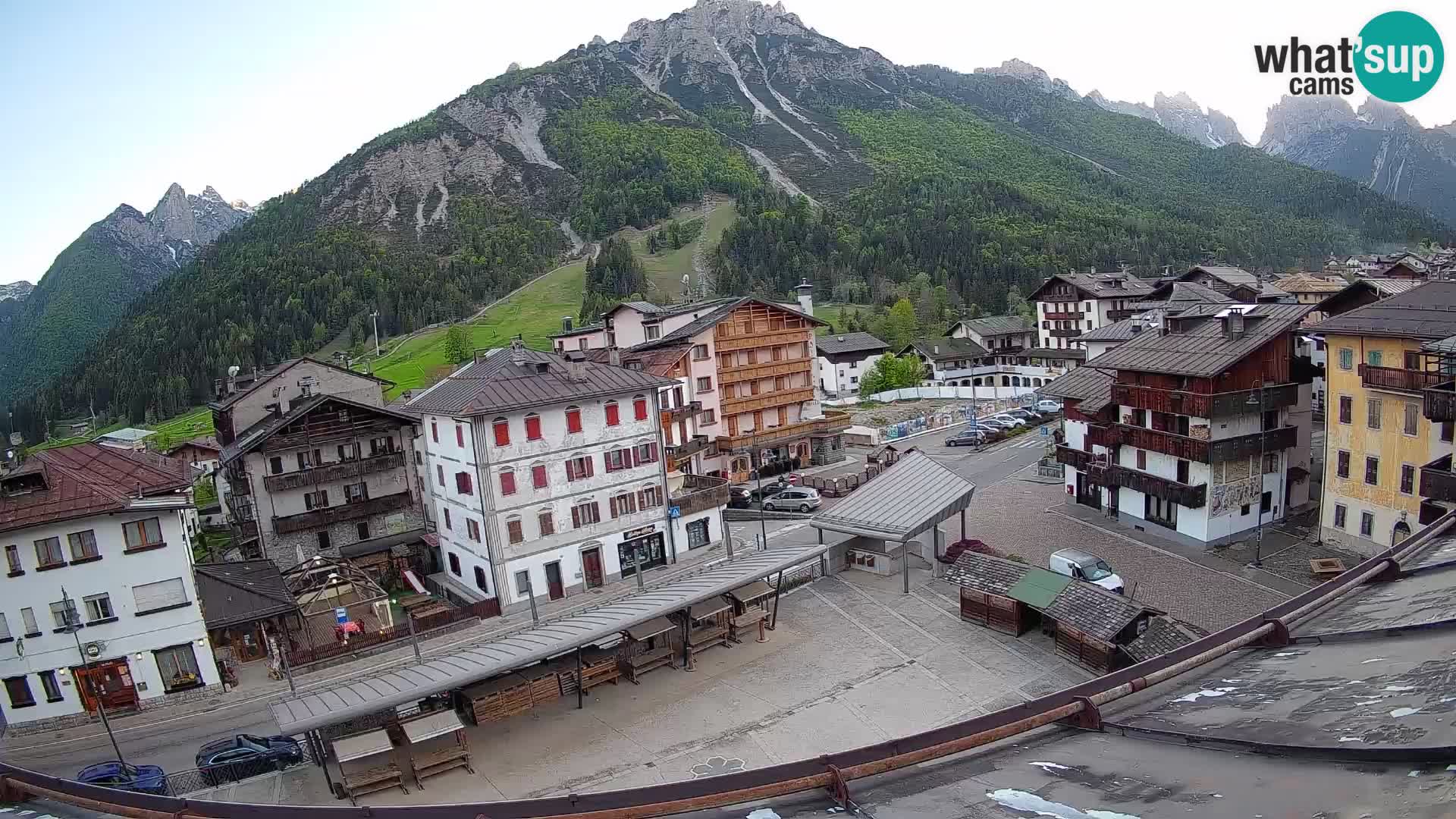 Piazza centrale di Forni di Sopra