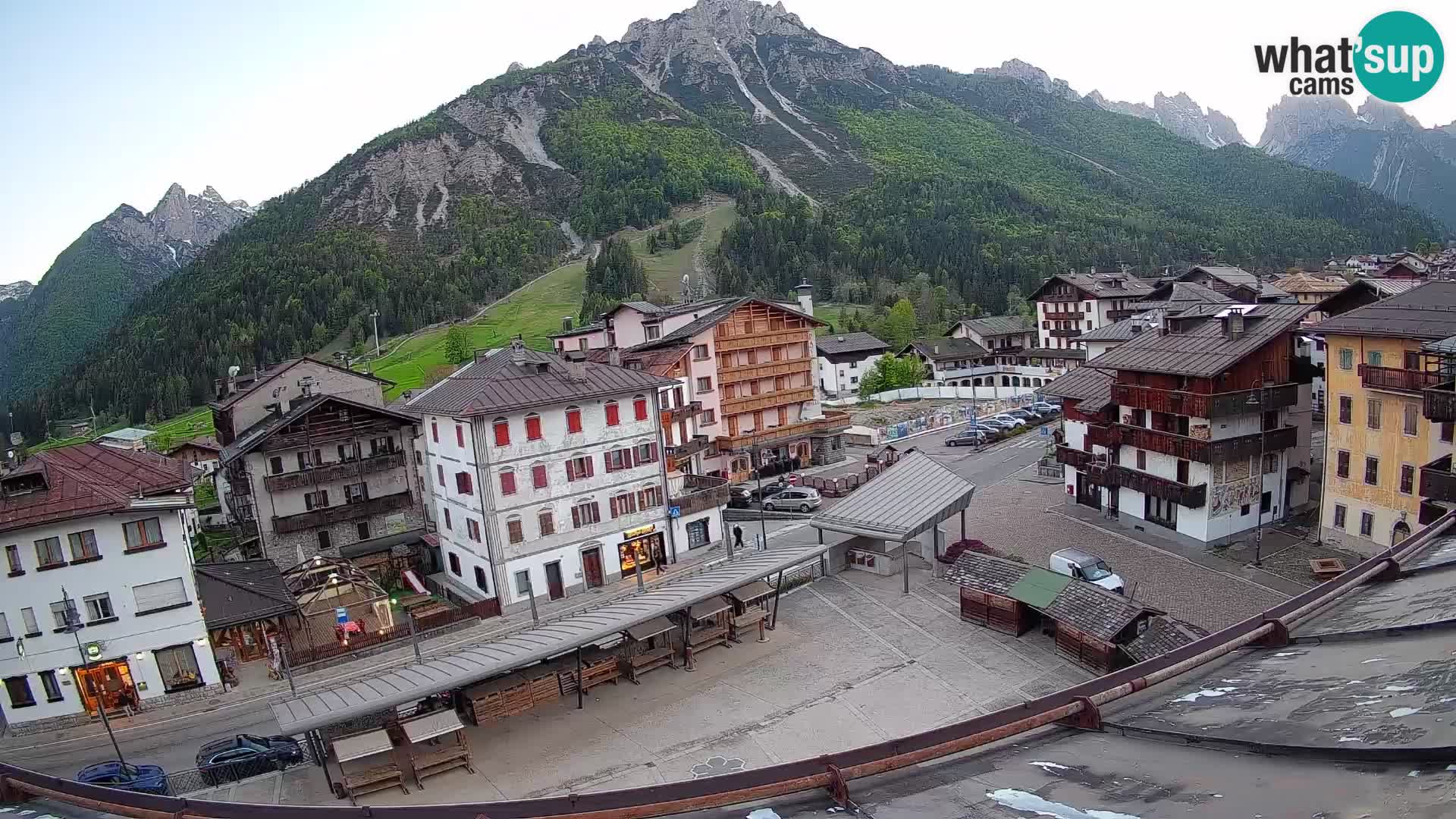 Plaza principal de Forni di Sopra