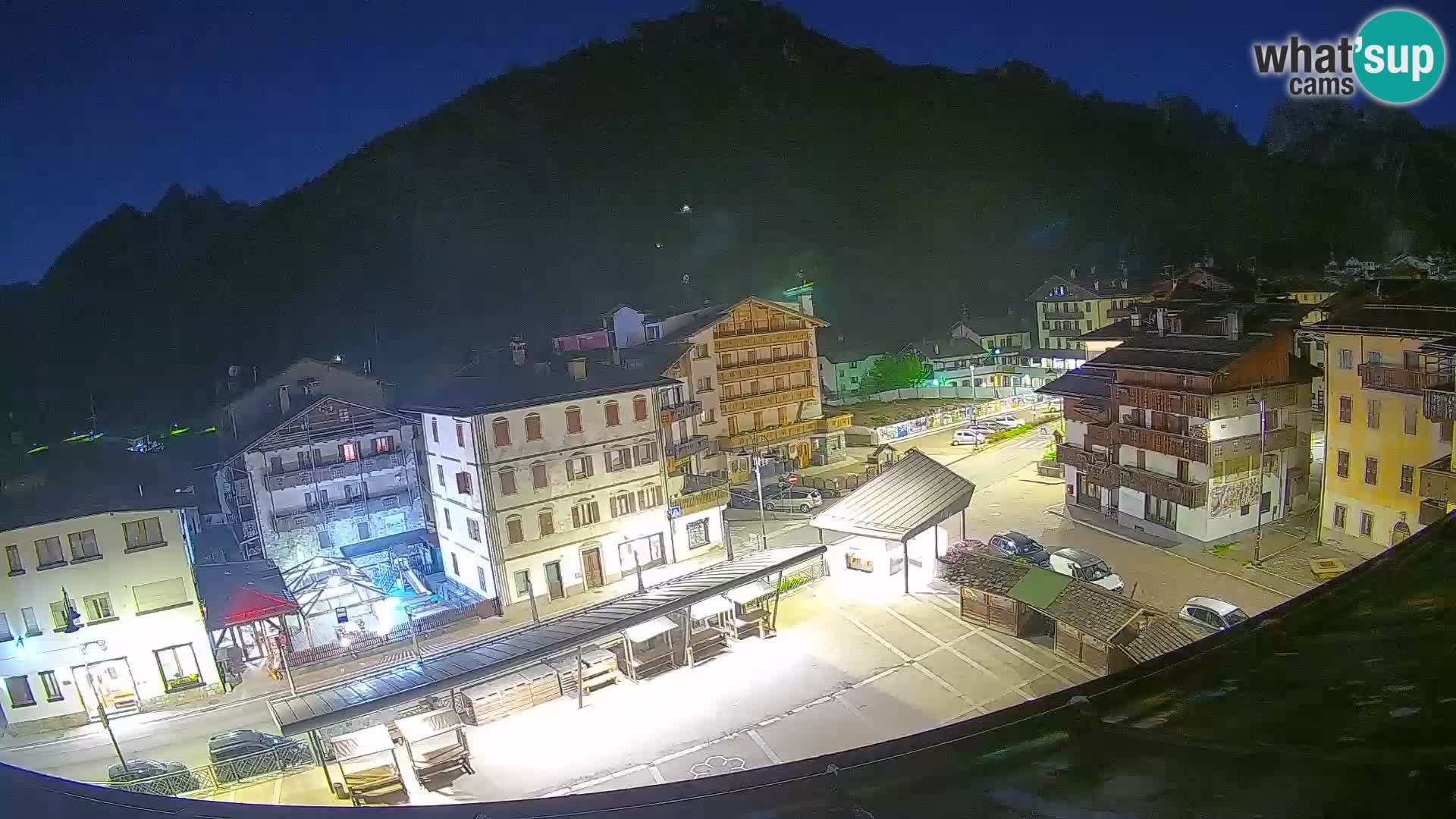 Plaza principal de Forni di Sopra