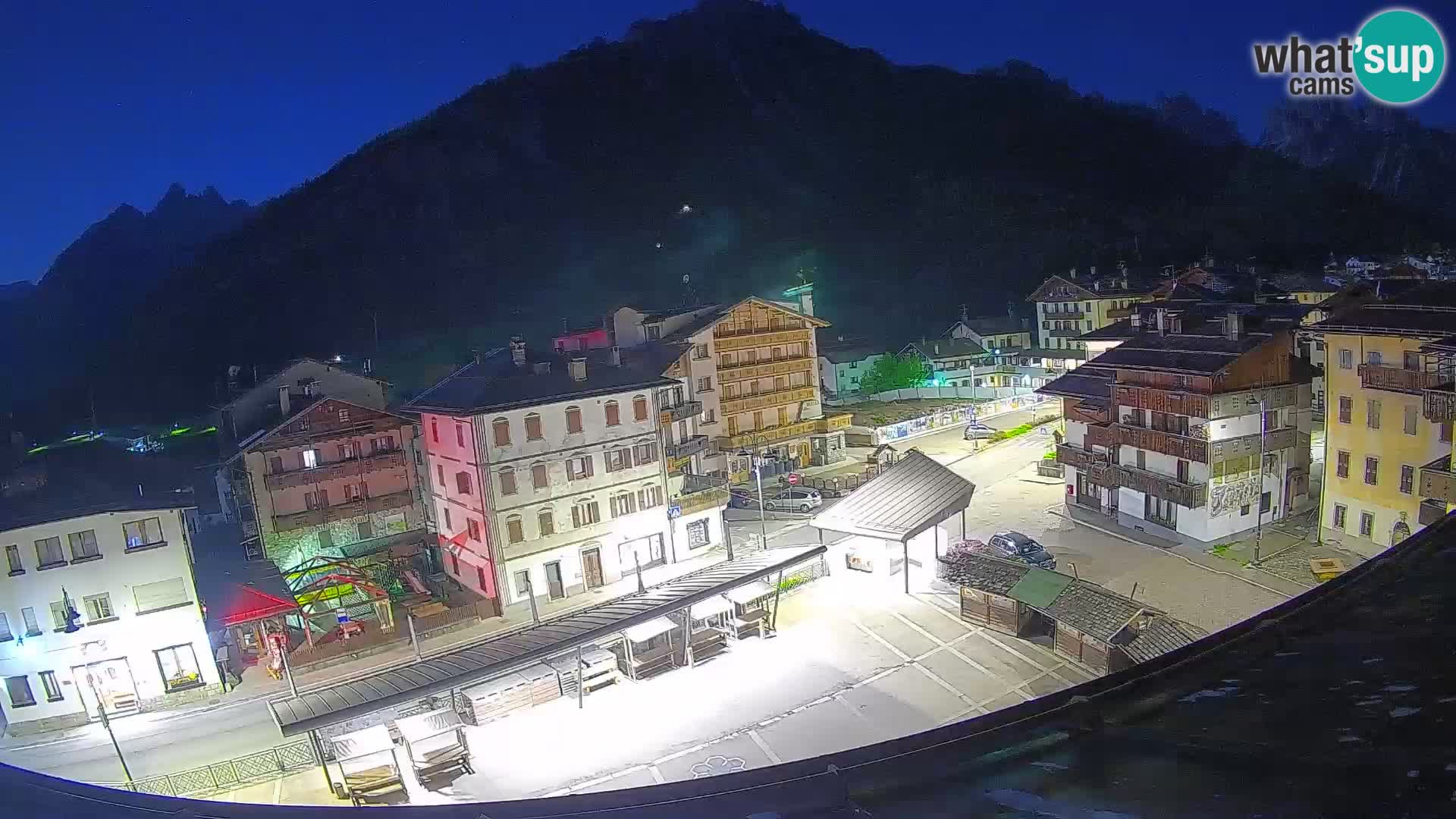 Piazza centrale di Forni di Sopra