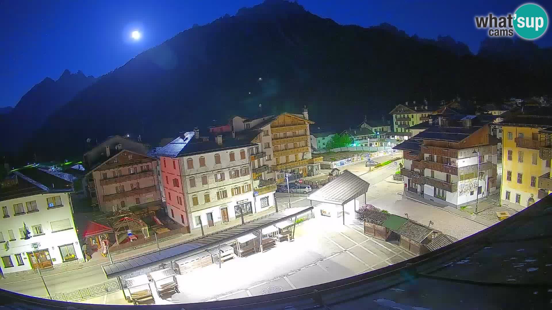 Piazza centrale di Forni di Sopra