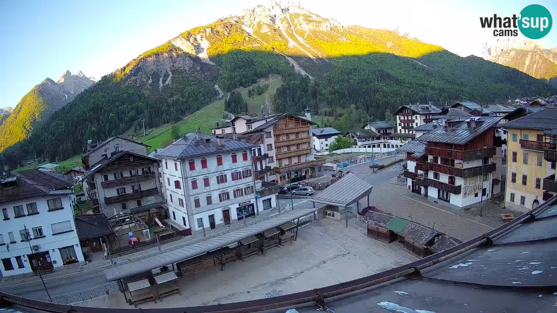 Plaza principal de Forni di Sopra