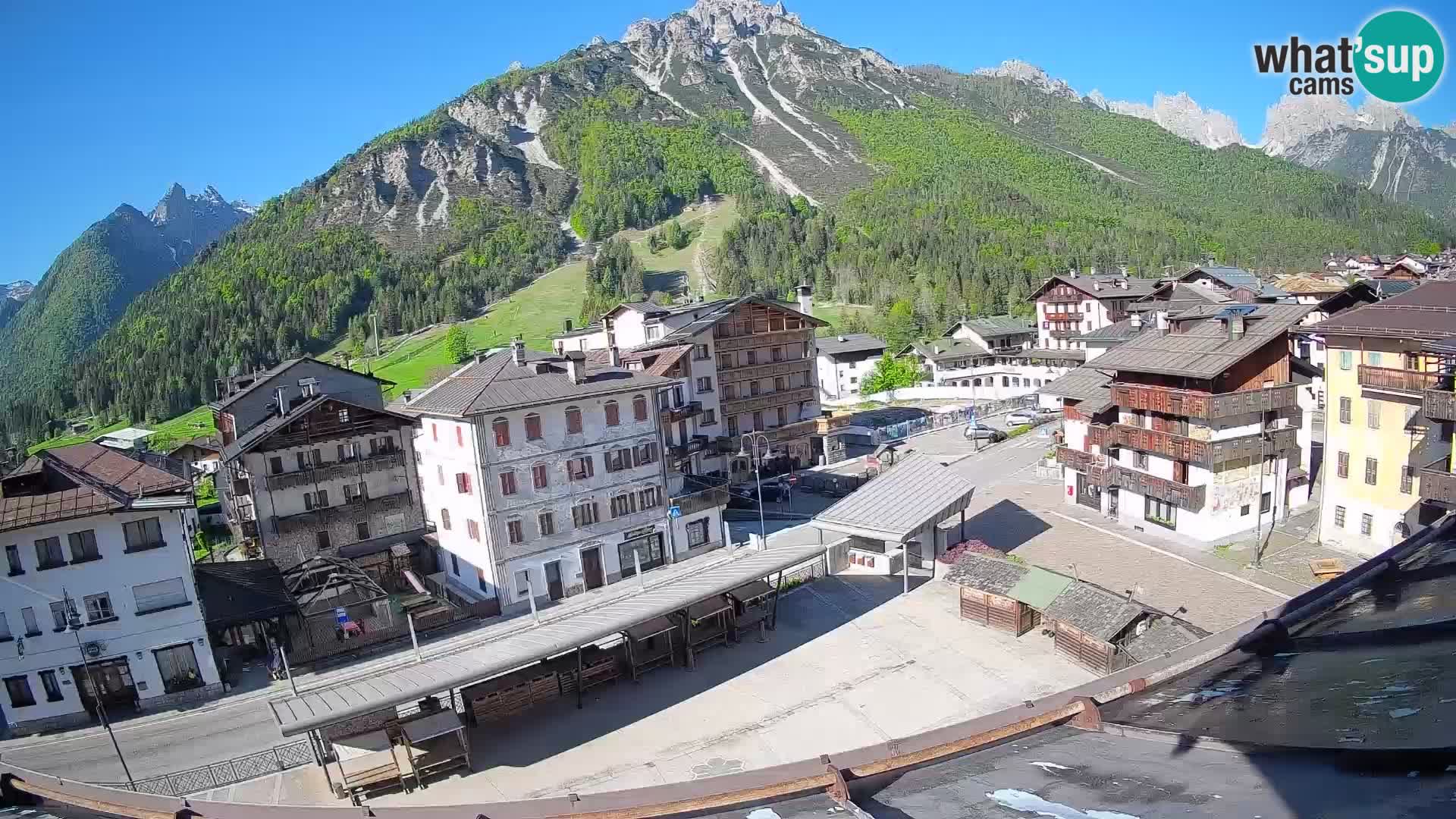 Plaza principal de Forni di Sopra