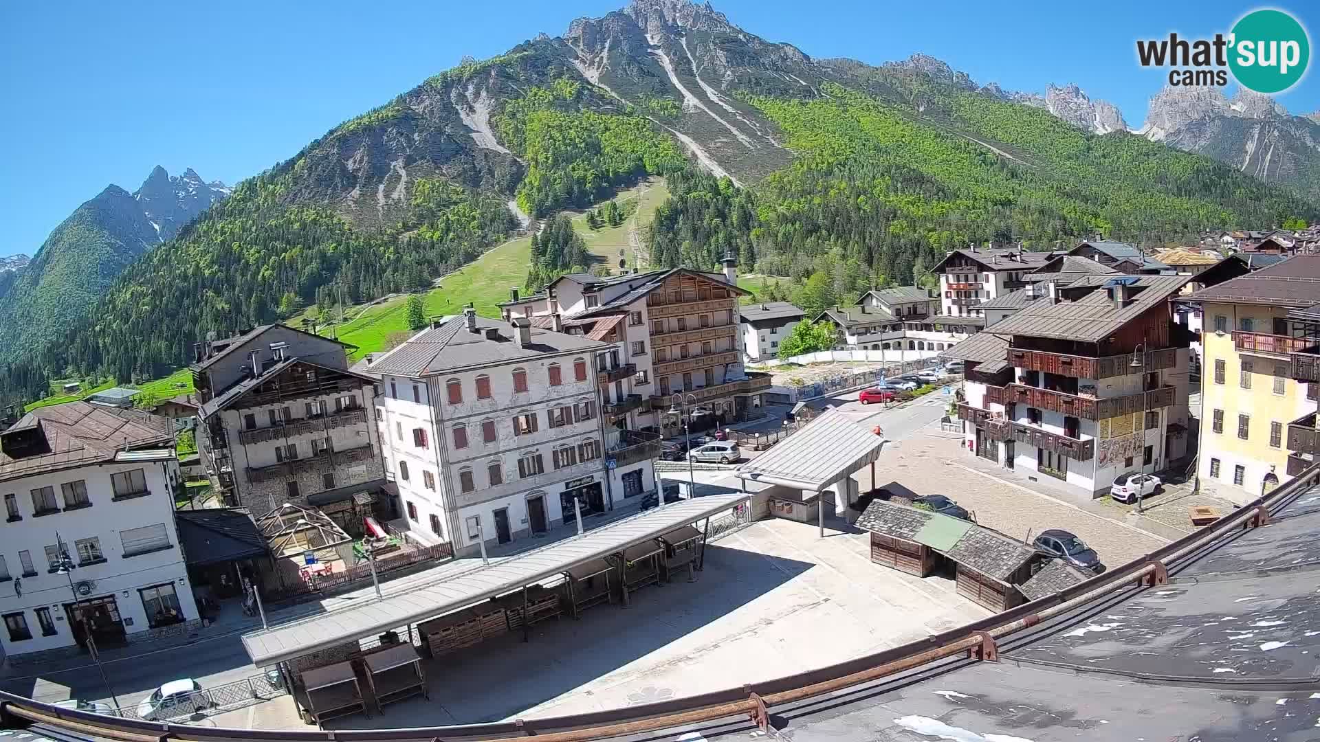 Piazza centrale di Forni di Sopra