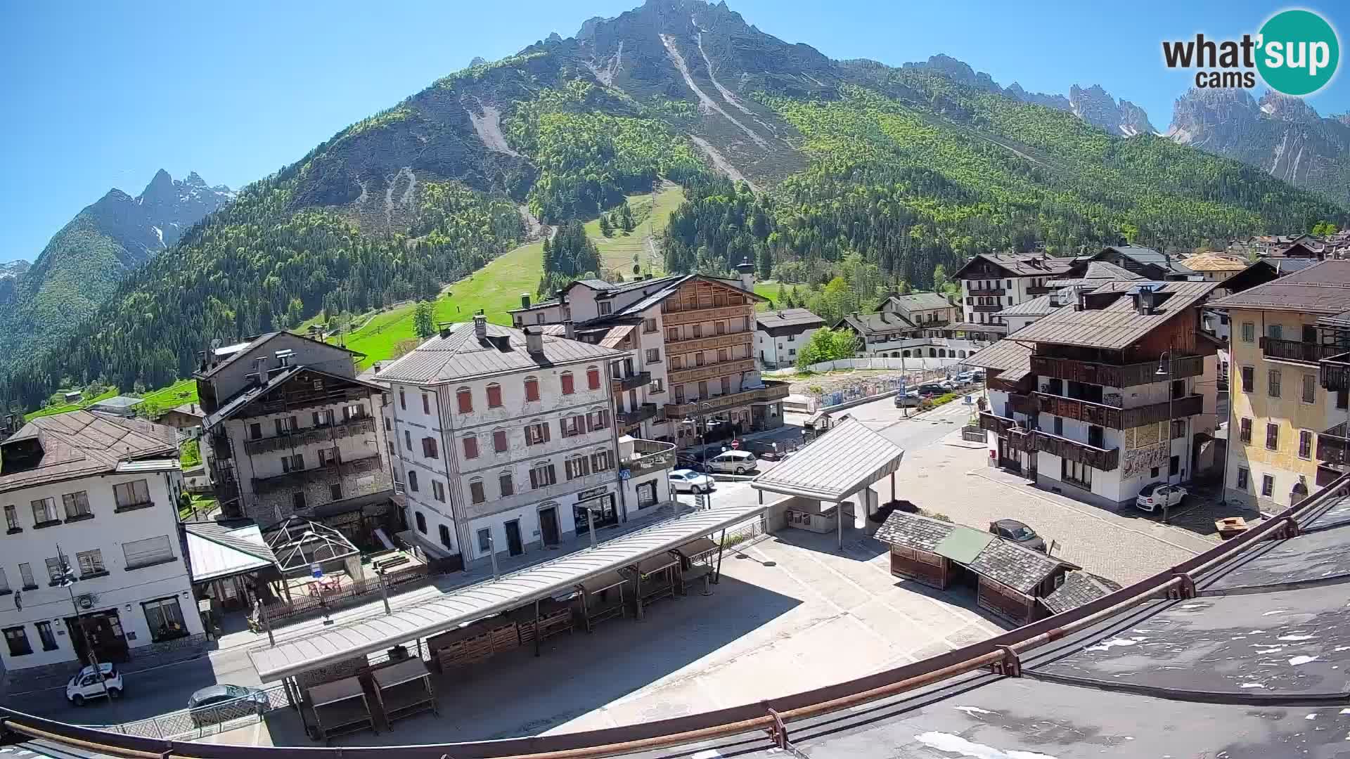 Piazza centrale di Forni di Sopra