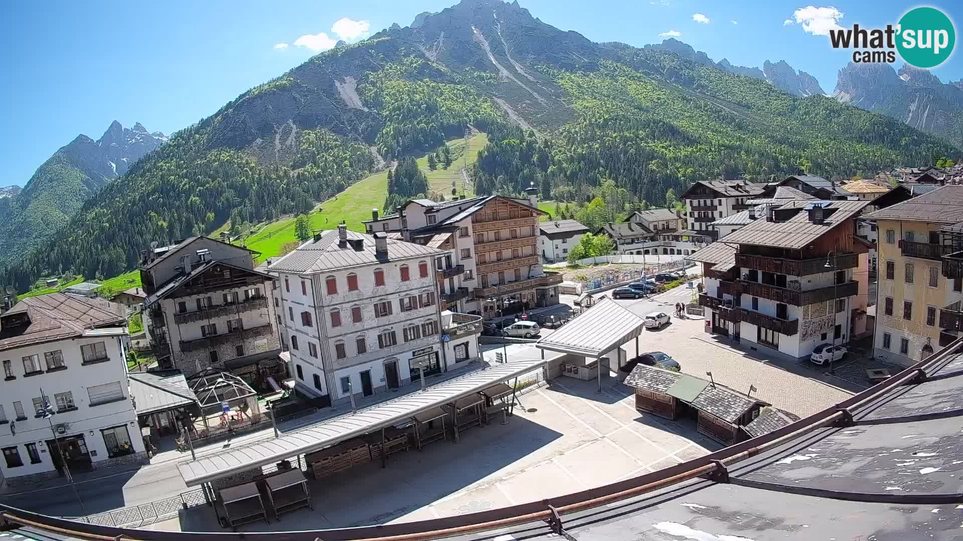 Plaza principal de Forni di Sopra