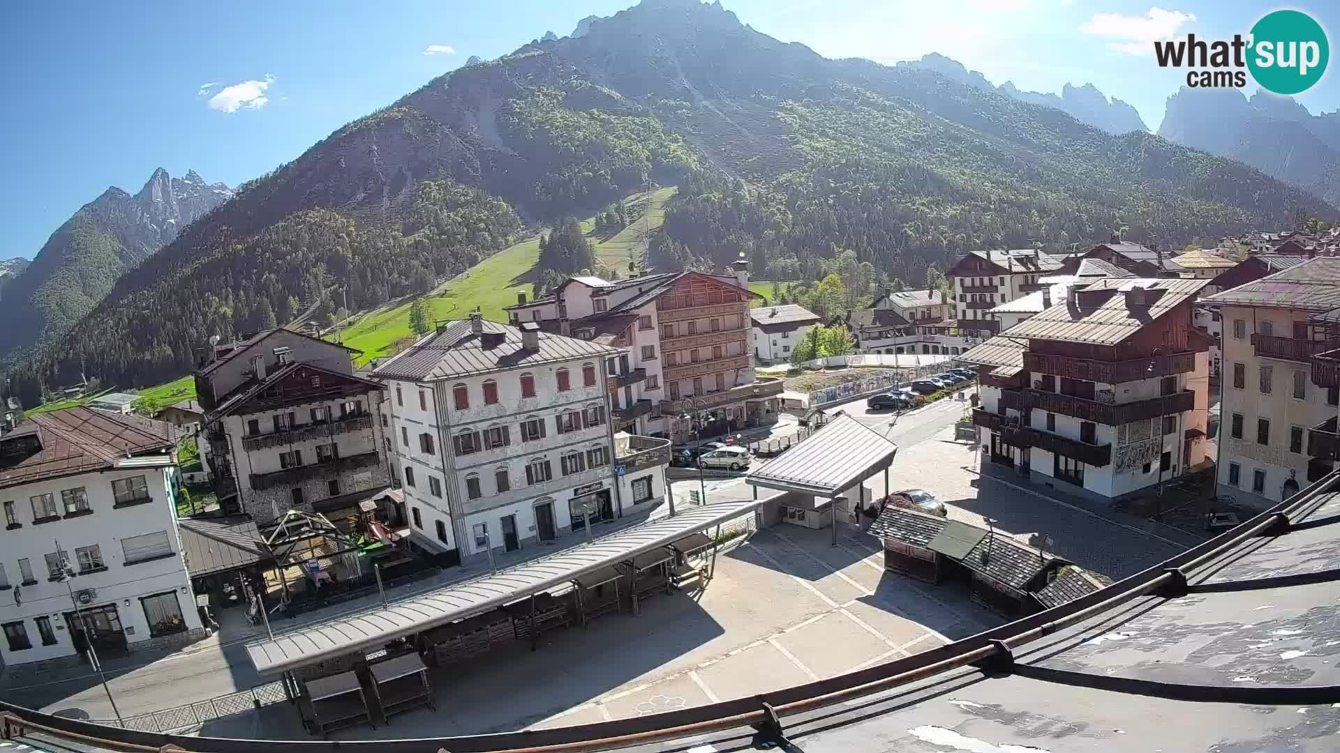 Plaza principal de Forni di Sopra