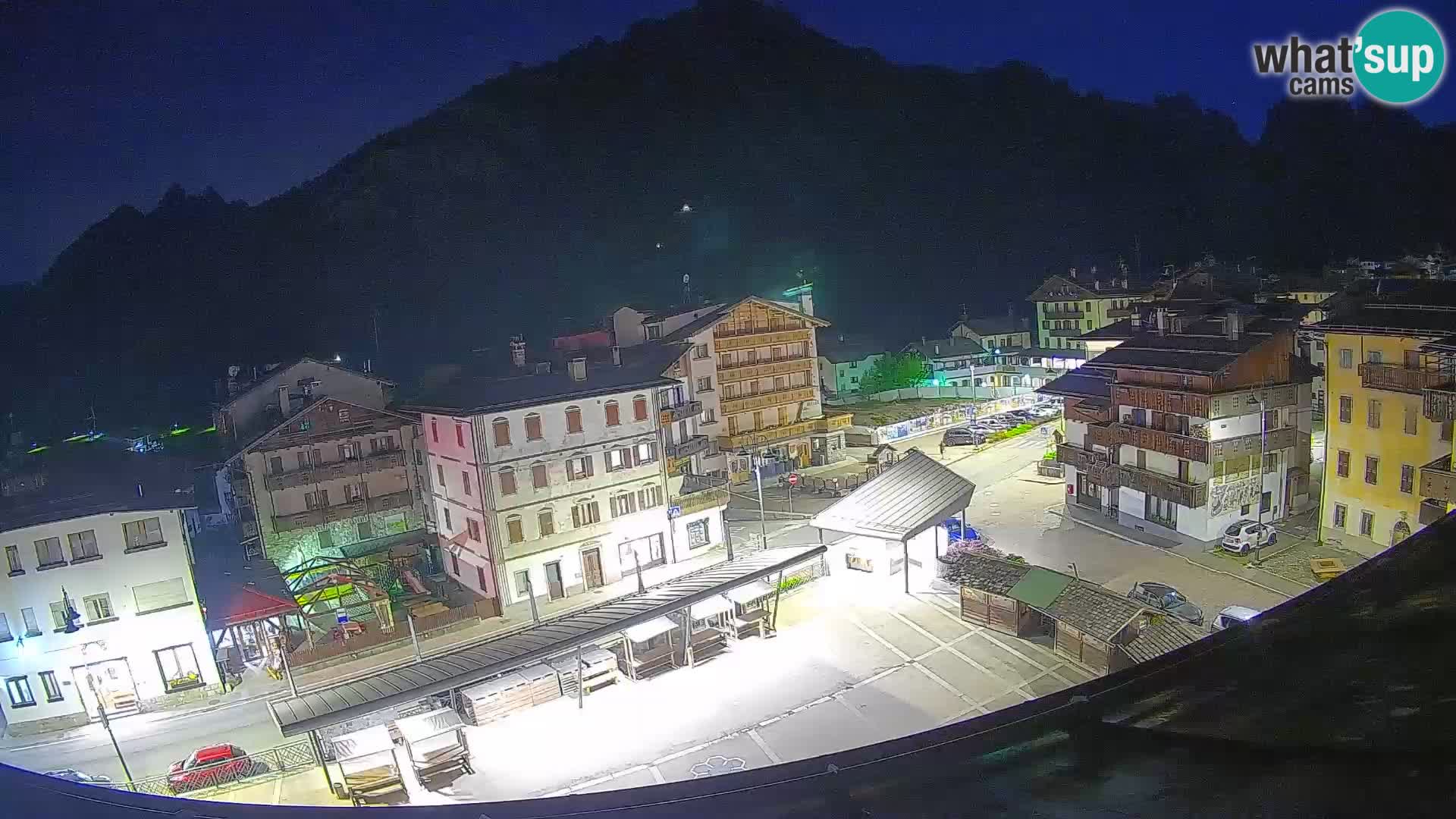 Plaza principal de Forni di Sopra