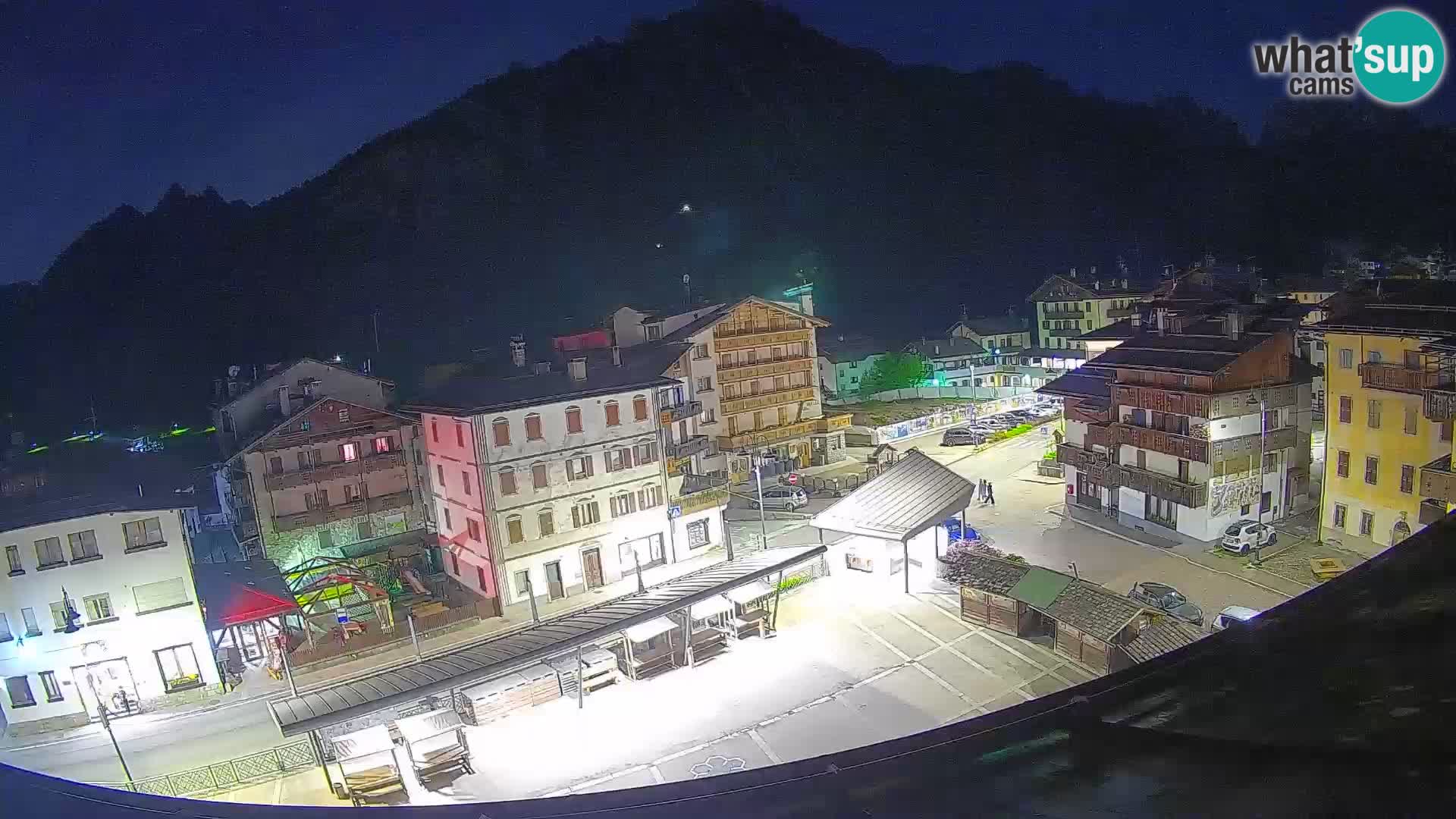 Piazza centrale di Forni di Sopra
