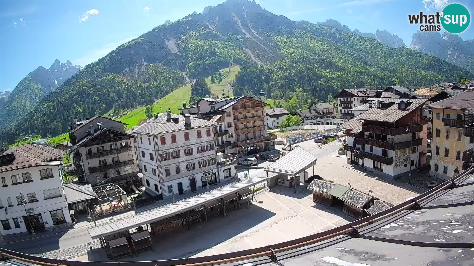 Piazza centrale di Forni di Sopra