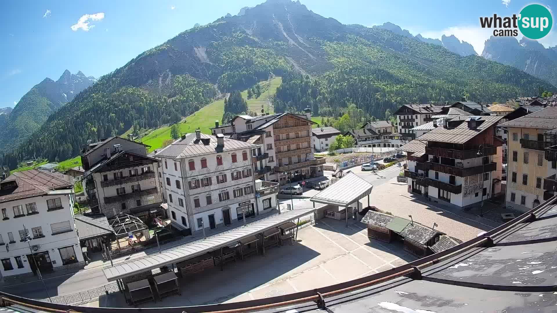 Piazza centrale di Forni di Sopra