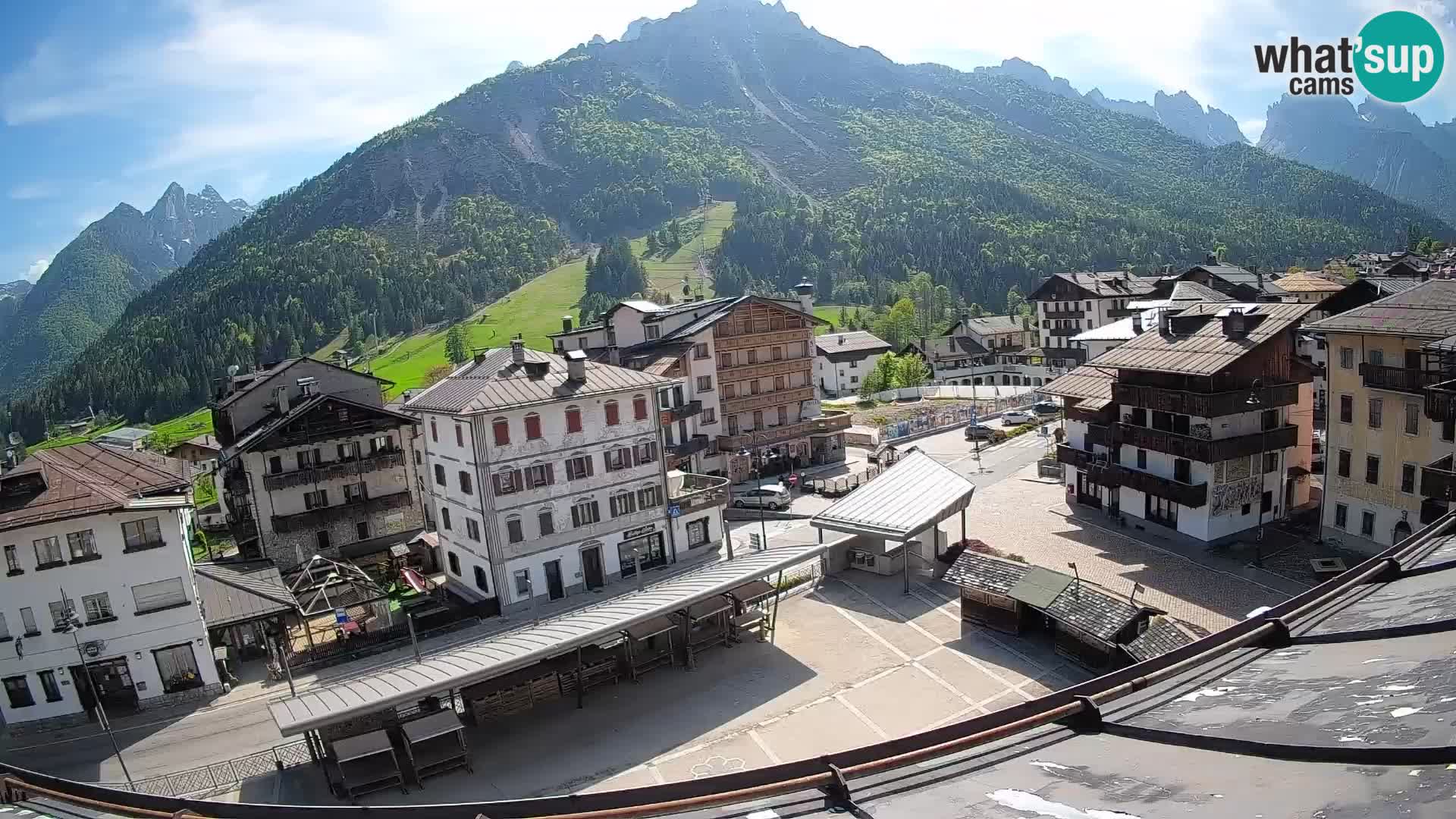 Plaza principal de Forni di Sopra