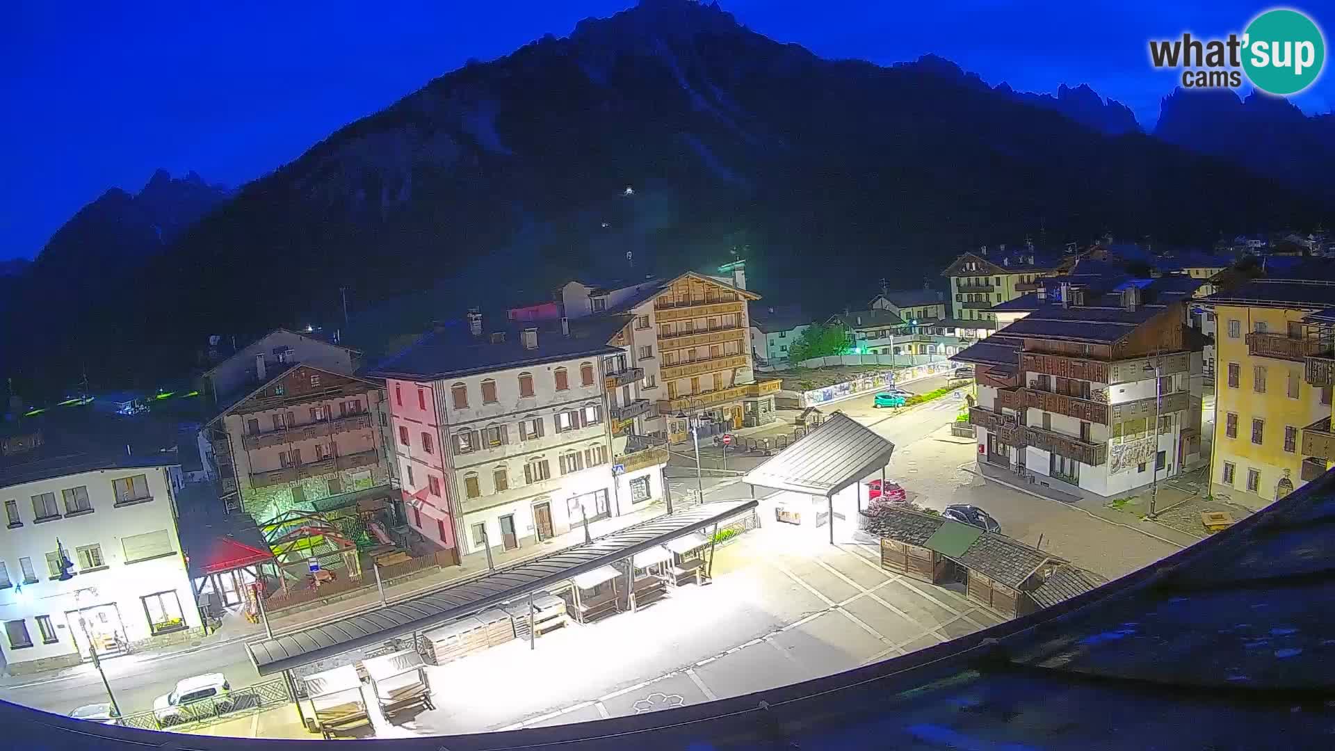 Plaza principal de Forni di Sopra