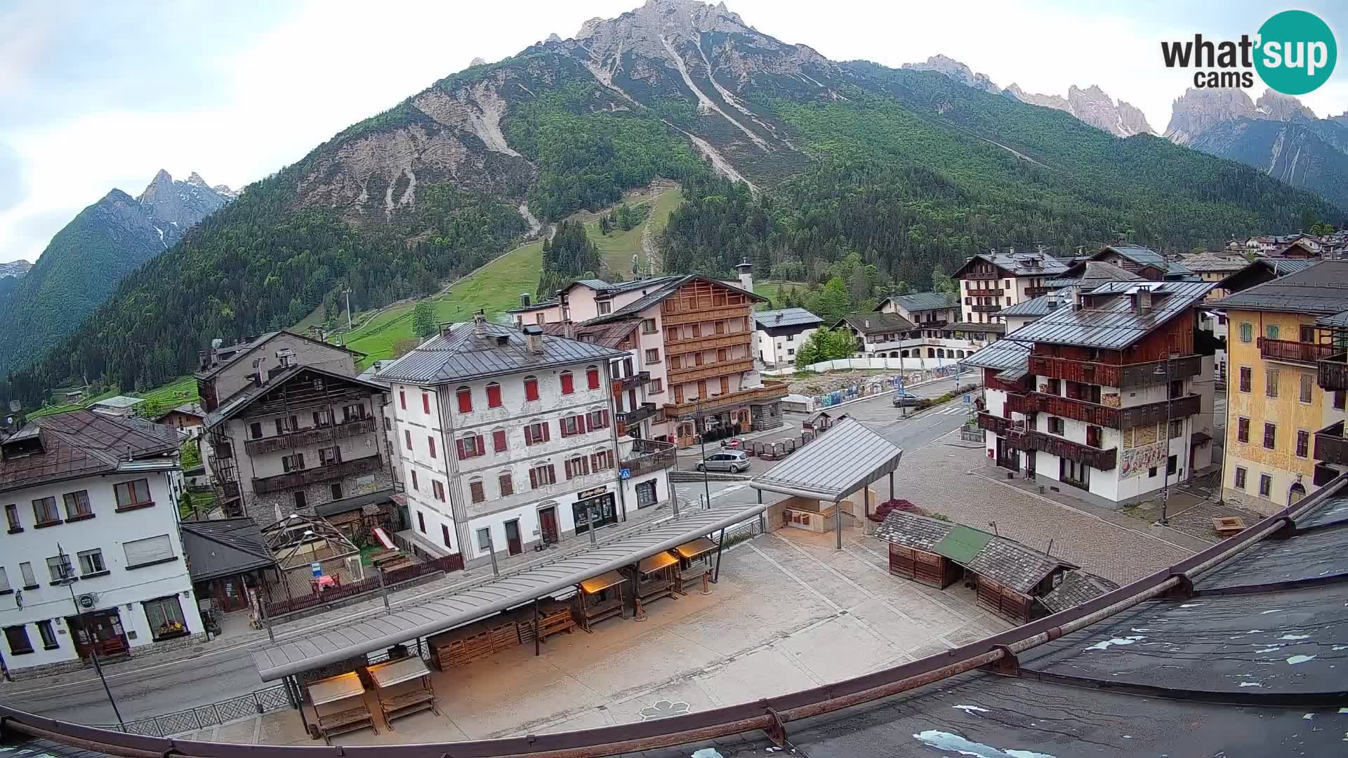 Plaza principal de Forni di Sopra