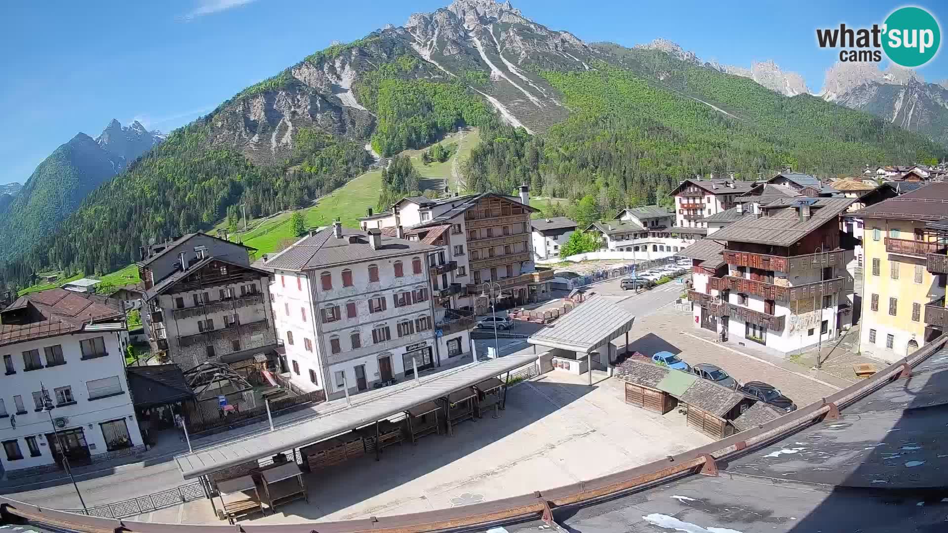 Piazza centrale di Forni di Sopra