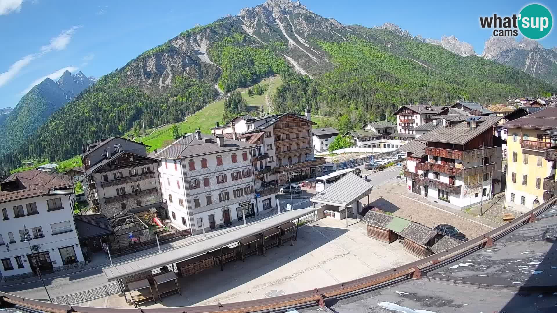 Piazza centrale di Forni di Sopra