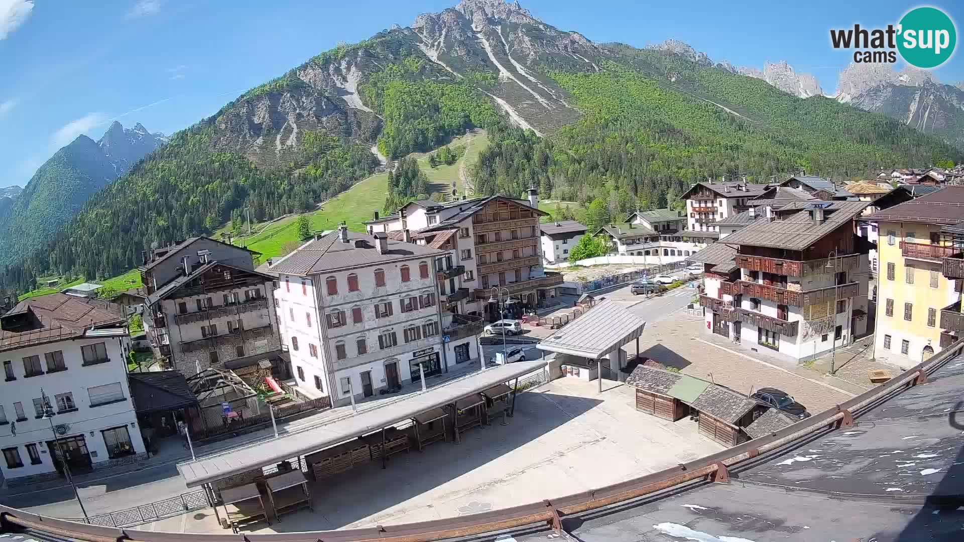 Piazza centrale di Forni di Sopra