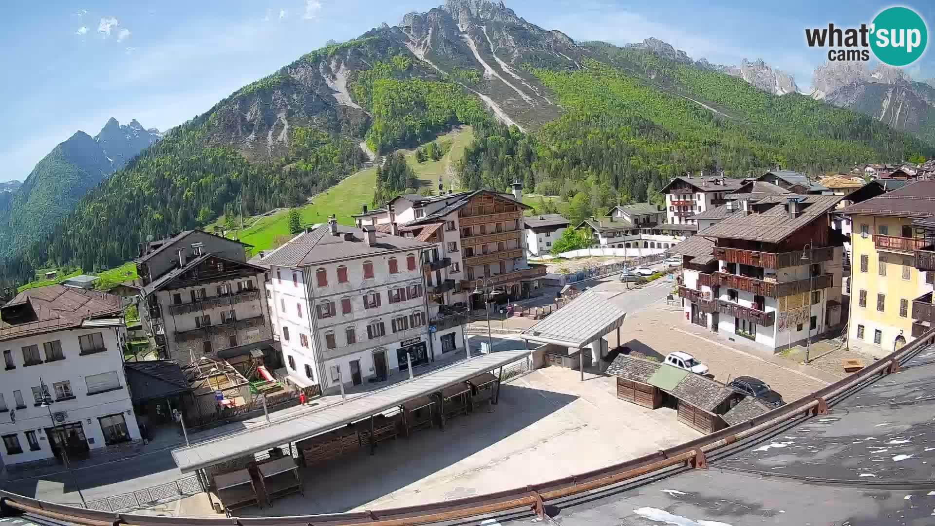 Piazza centrale di Forni di Sopra