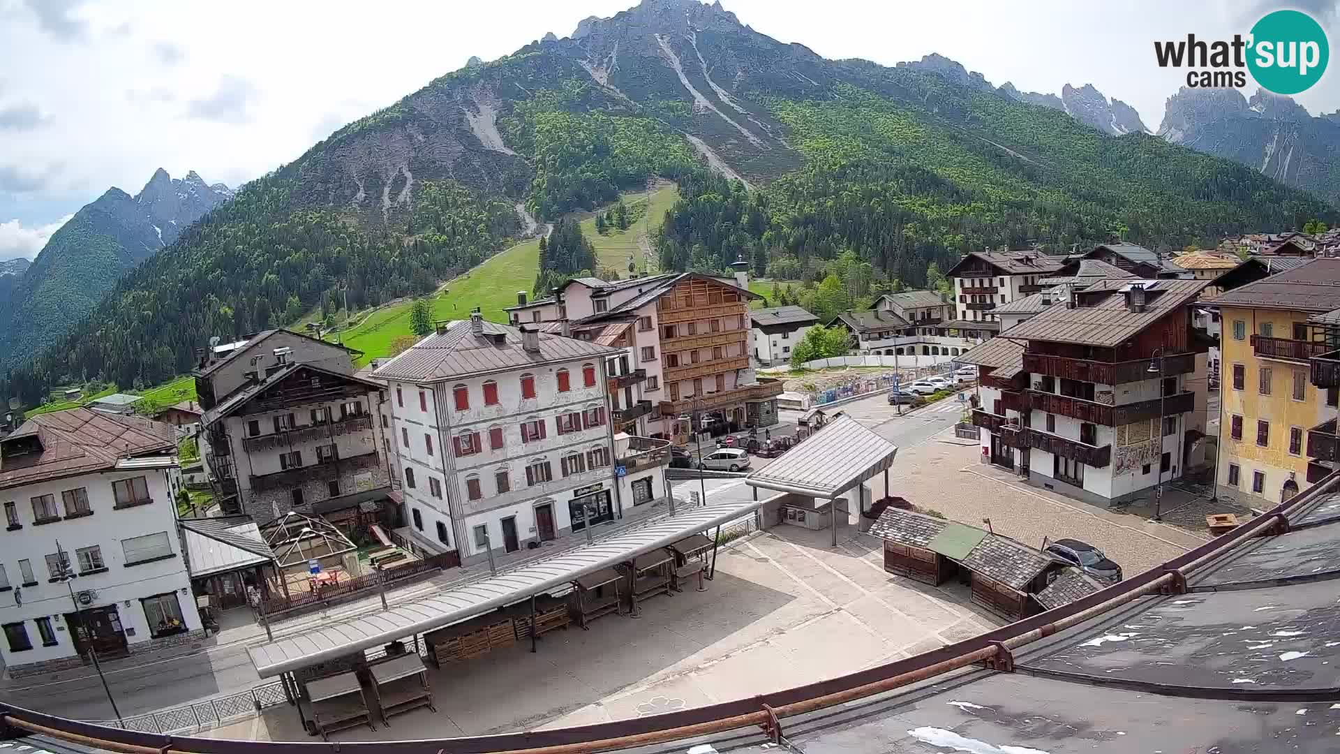 Plaza principal de Forni di Sopra