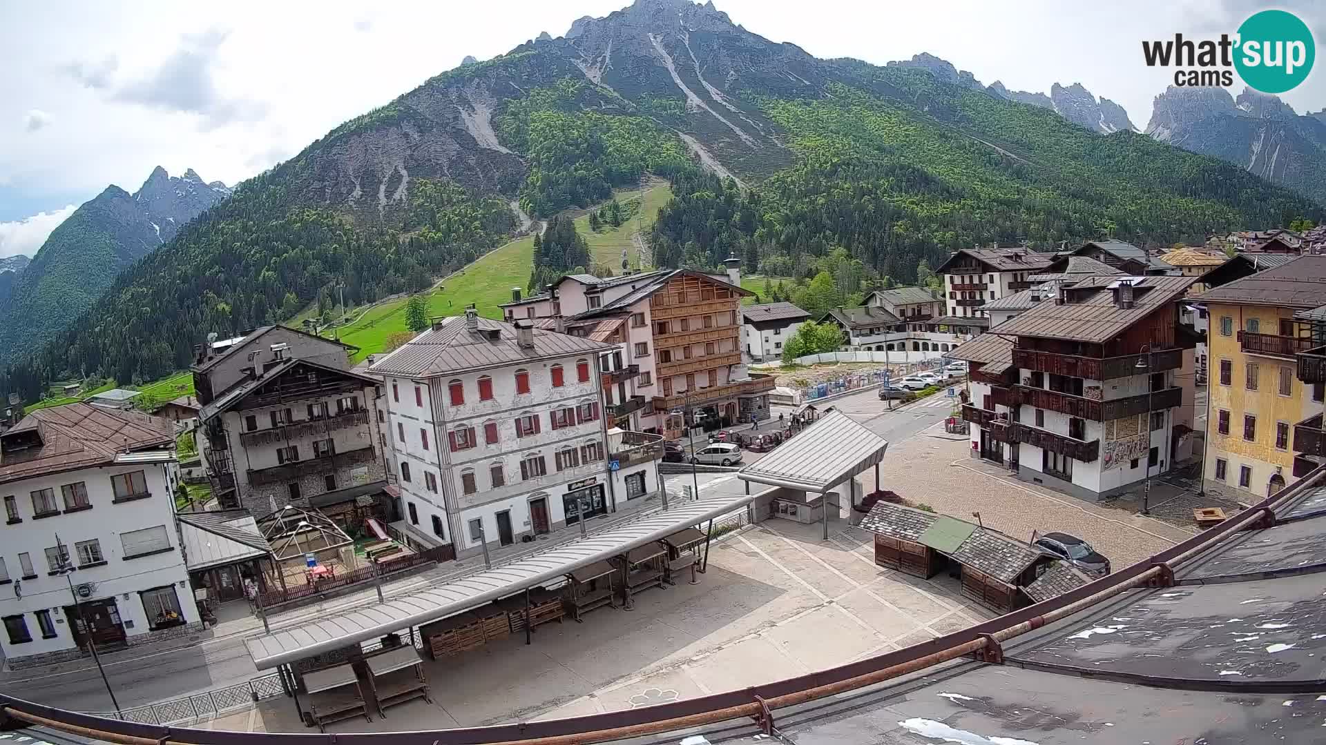 Plaza principal de Forni di Sopra