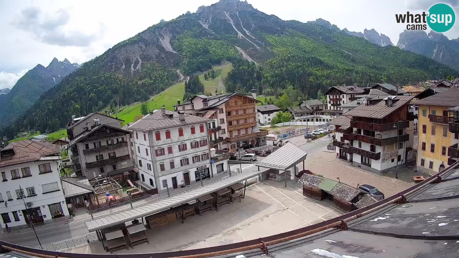 Plaza principal de Forni di Sopra